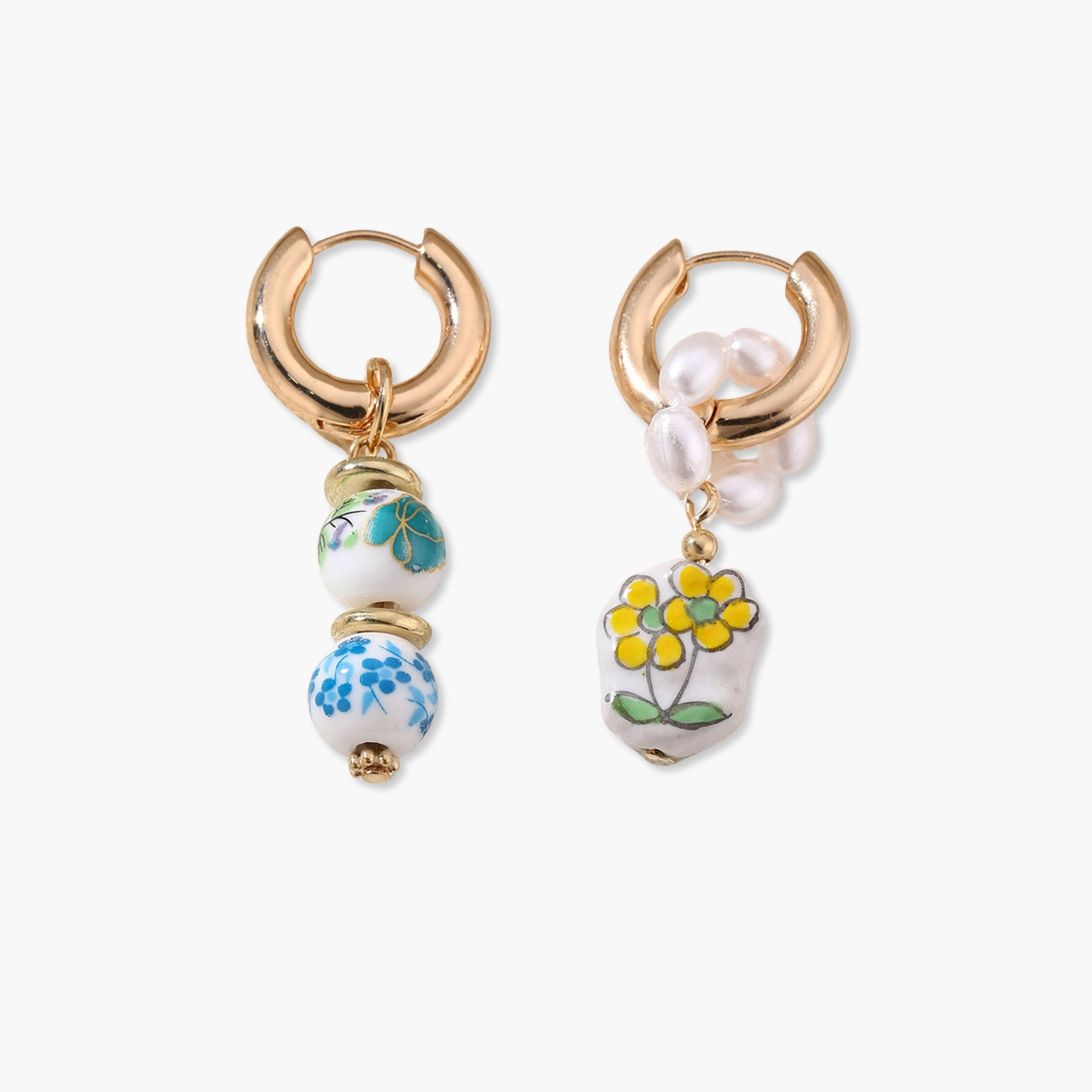 تيك تو - أقراط متدلية من البورسلين مزينة باللؤلؤ والزهور-women-watchesandjewellery-jewellery-earrings-image-1