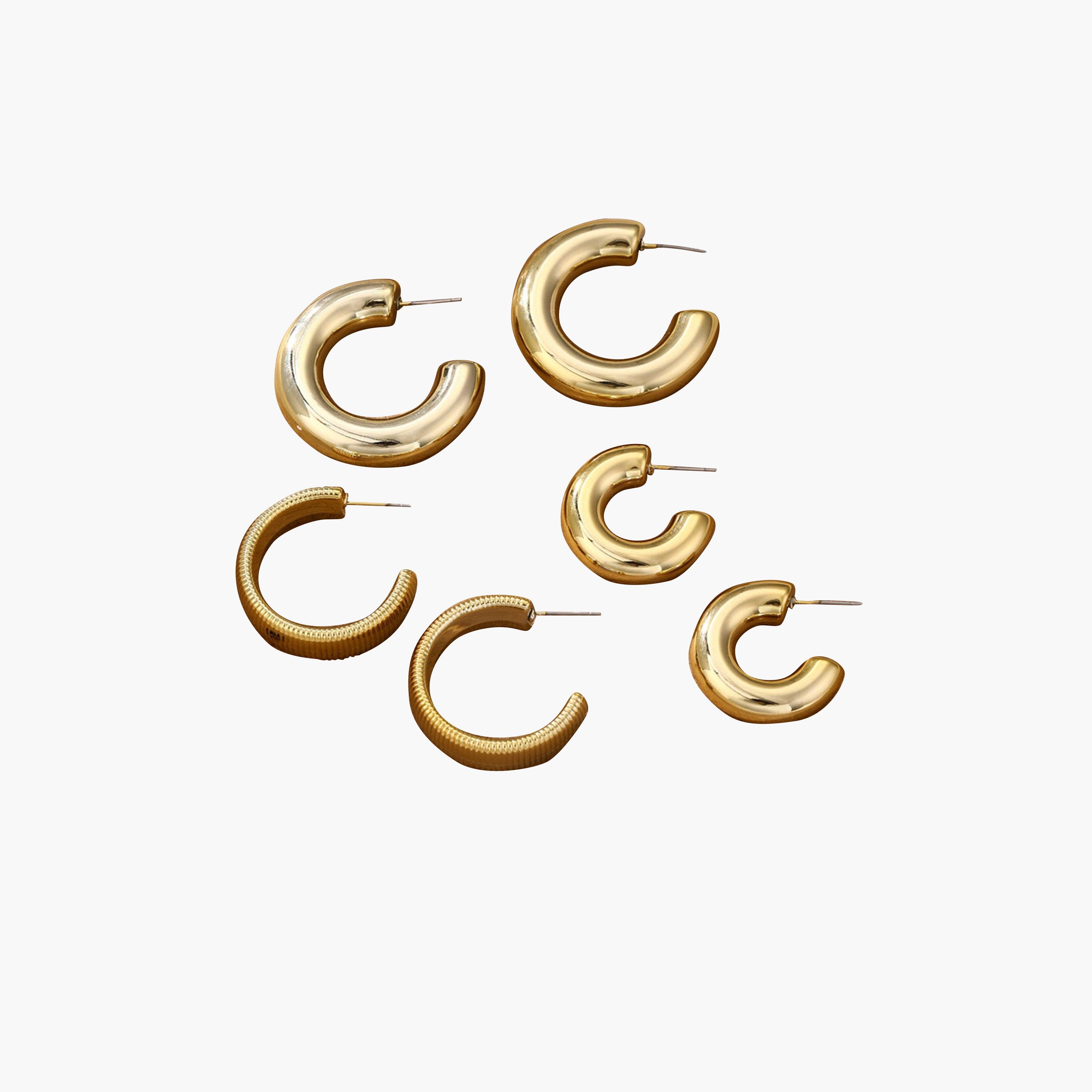 تيك تو - مجموعة من 3 أقراط ذهبية دائرية-women-watchesandjewellery-jewellery-earrings-image-1