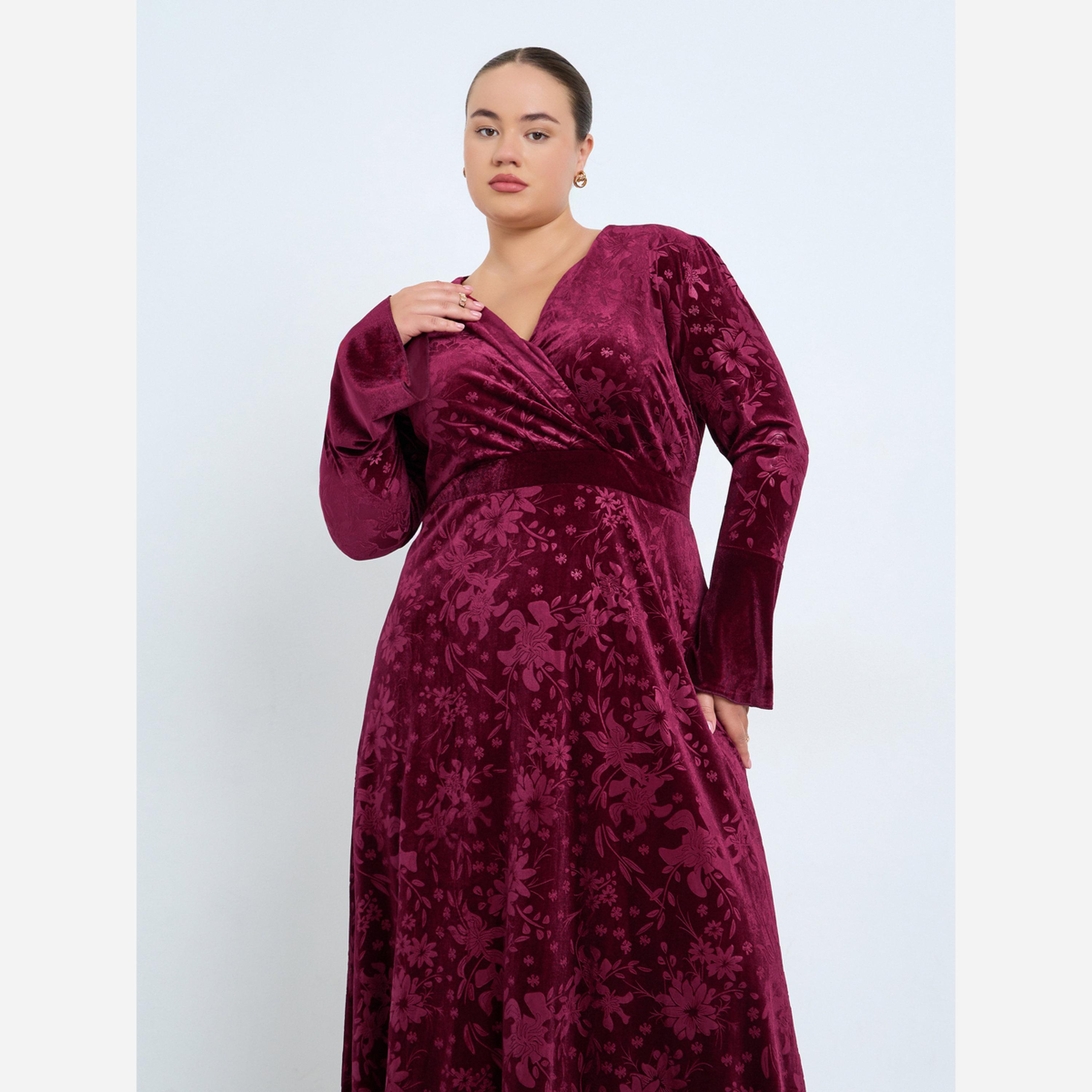 ستايلي - فستان متوسط الطول مخمل لون برغندي مقاس واسع-women-clothing-dresses-image-2