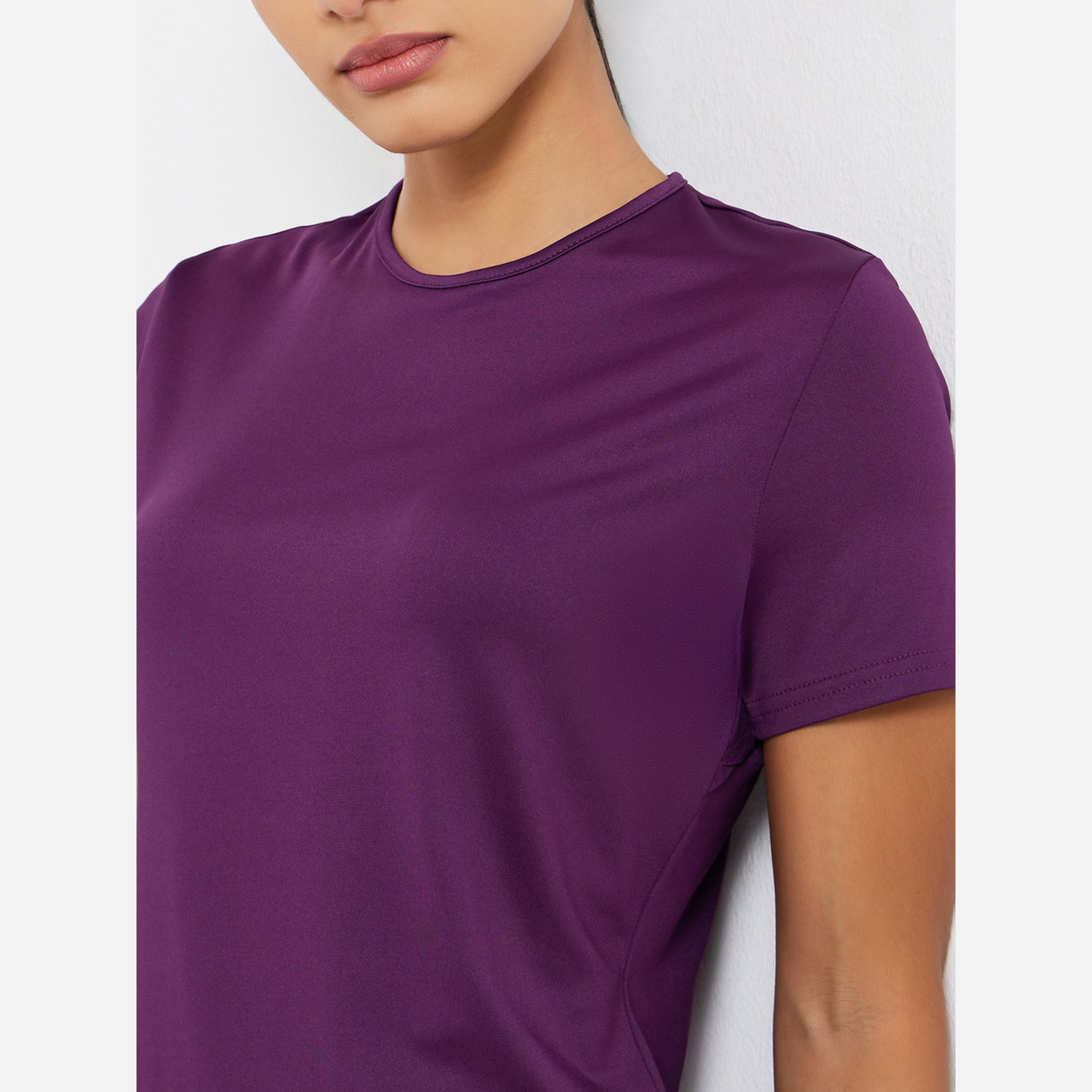 ستايلي - بلوزة قصيرة الأكمام مزينة بتفاصيل مشبكة في الخلف-women-clothing-sportswearandactivewear-tshirtsandvests-image-3