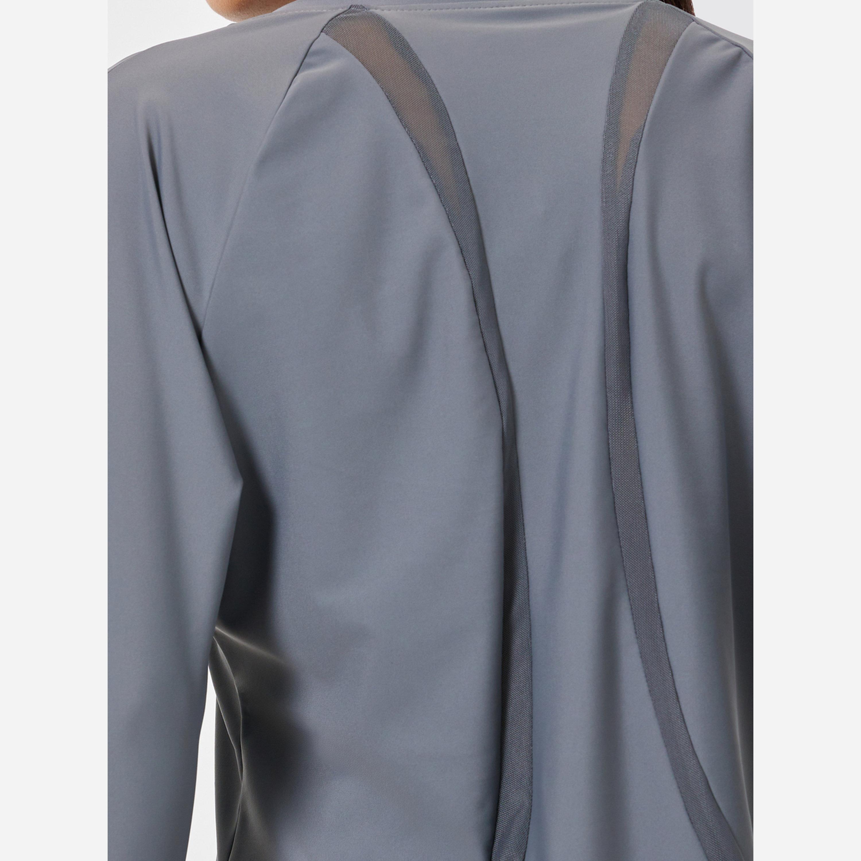 ستايلي - بلوزة للنساء مع تفاصيل مشبكة خلفية مزدوجة وتصميم منحني-women-clothing-sportswearandactivewear-tshirtsandvests-image-4