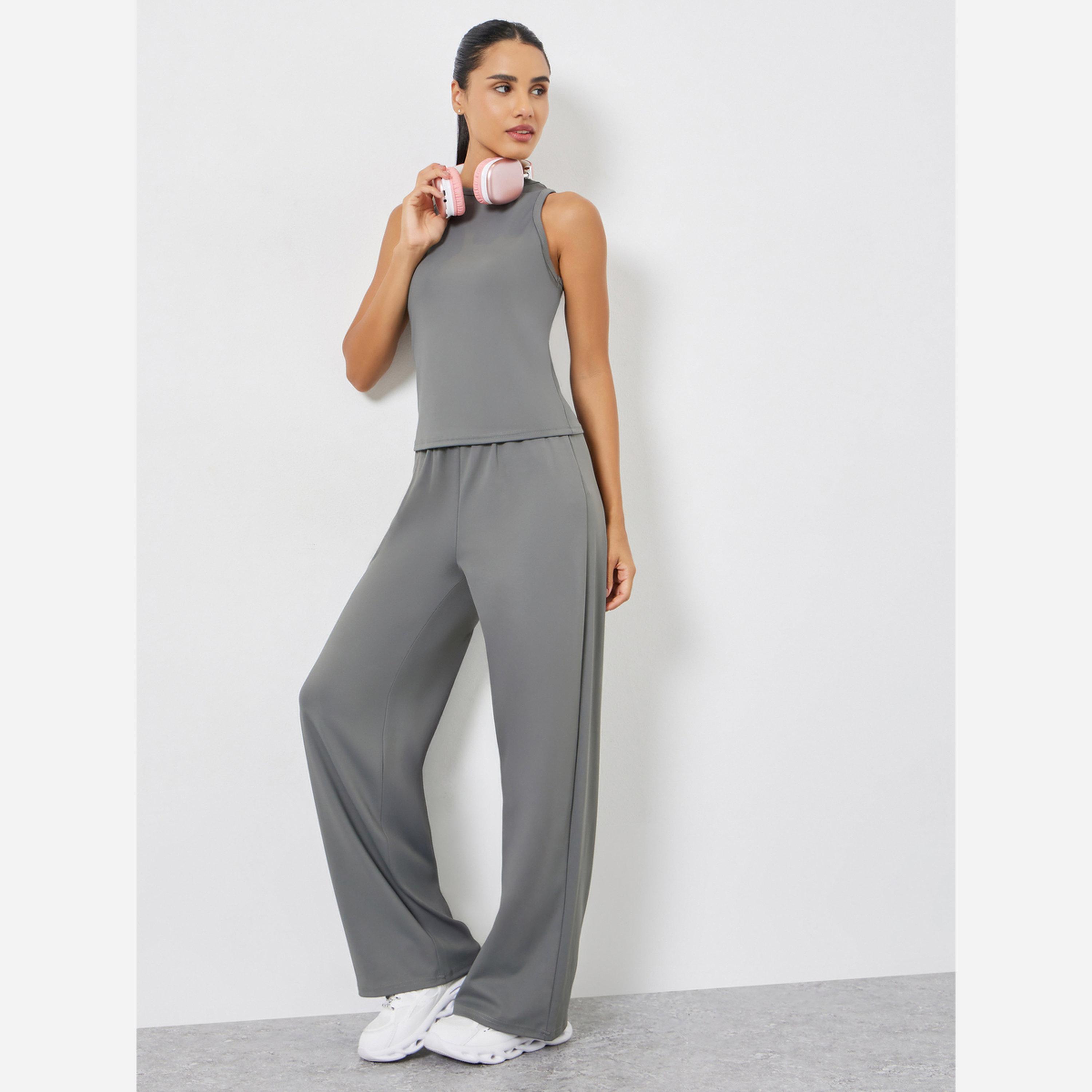 Styli Solid Crop Top and Loose Straight Pants Set-women-clothing-sportswearandactivewear-trackpantsandtracksuits-image-1