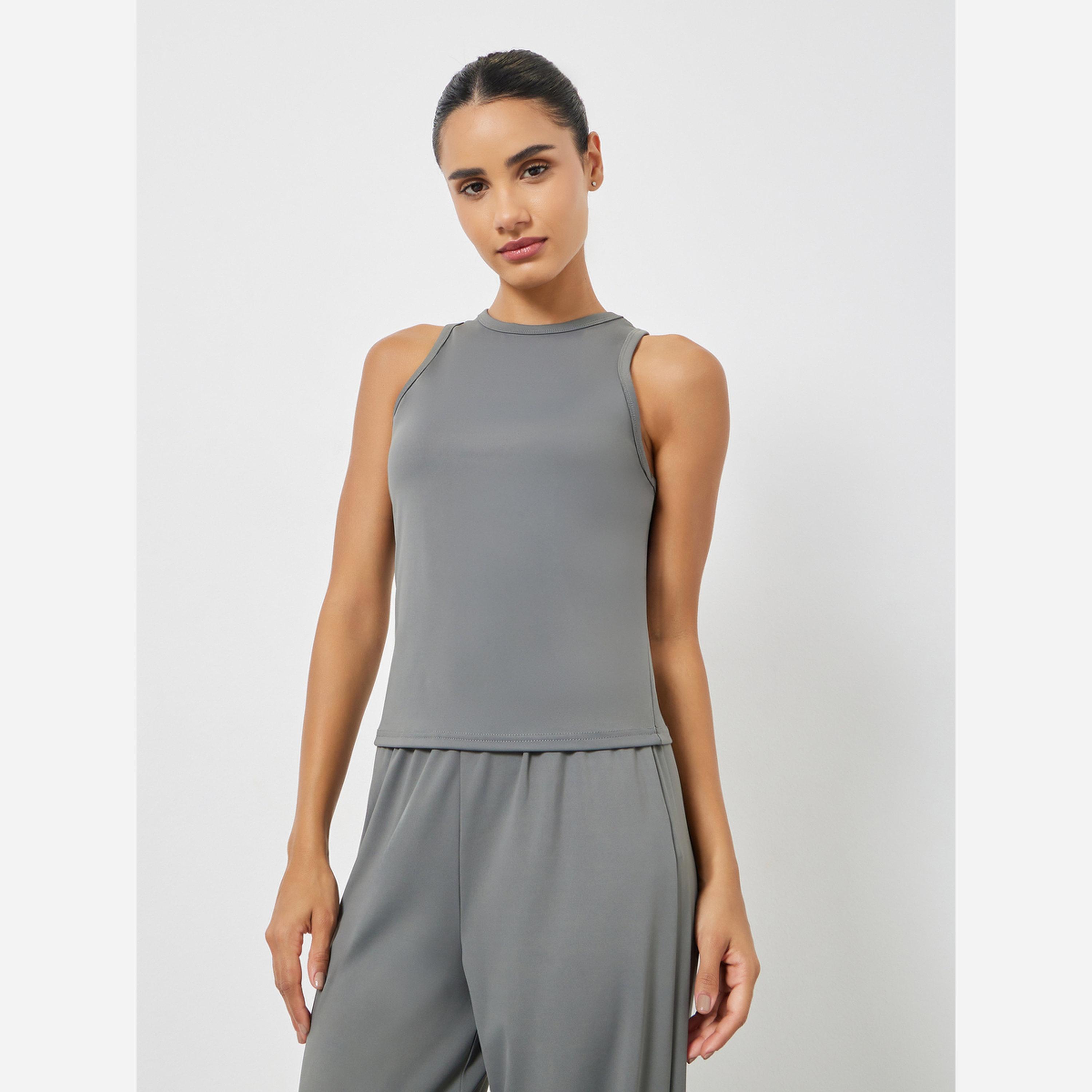 Styli Solid Crop Top and Loose Straight Pants Set-women-clothing-sportswearandactivewear-trackpantsandtracksuits-image-2
