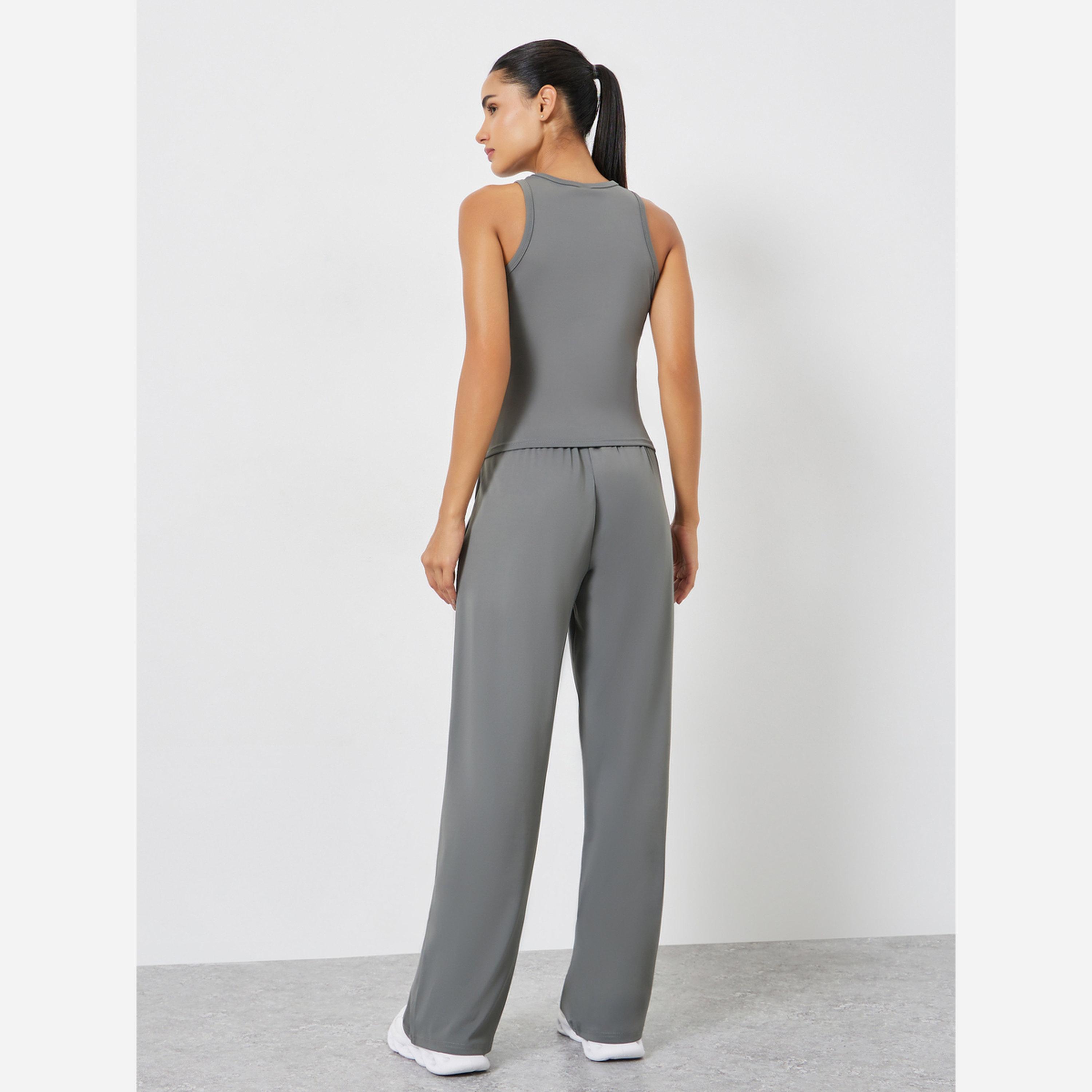 Styli Solid Crop Top and Loose Straight Pants Set-women-clothing-sportswearandactivewear-trackpantsandtracksuits-image-5