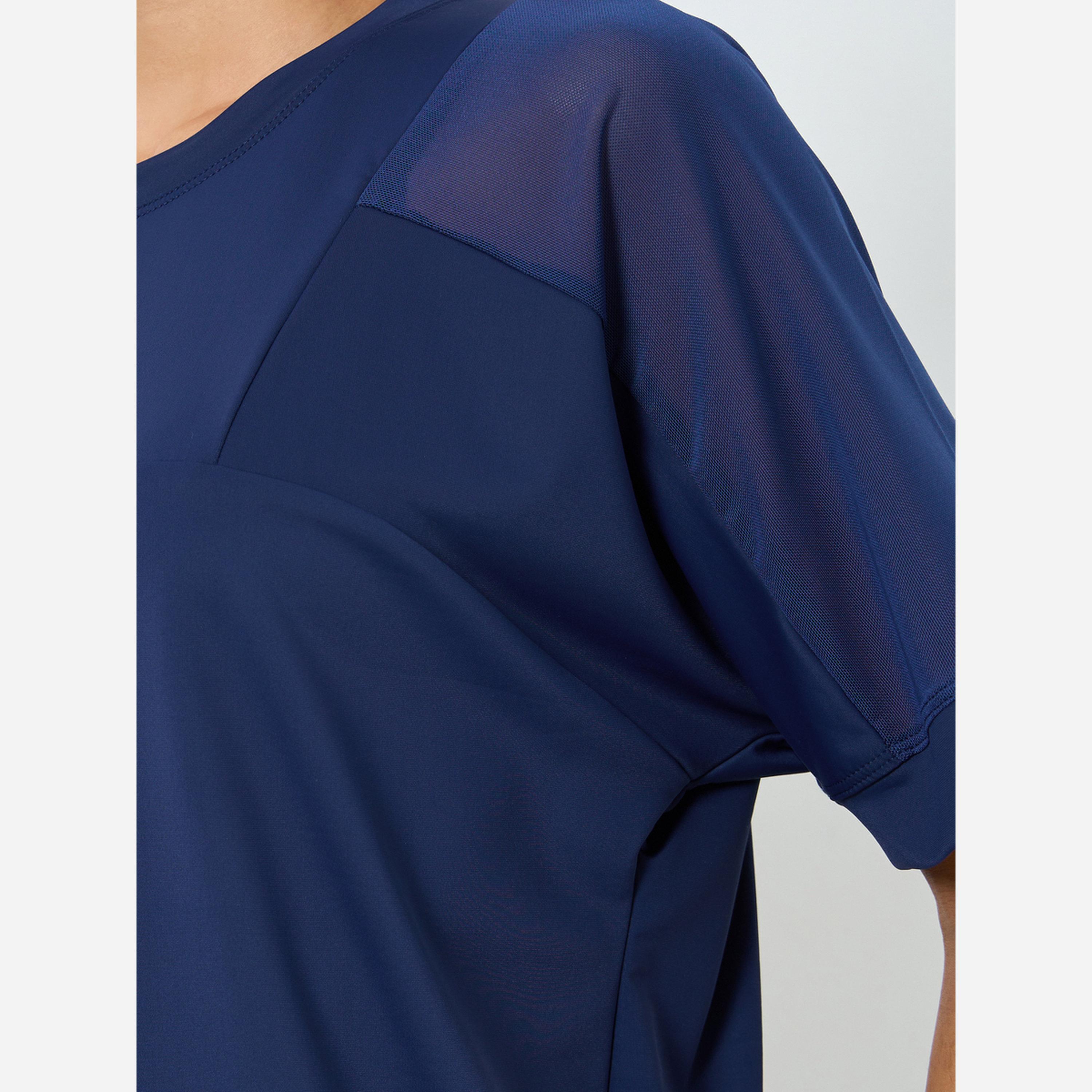 ستايلي - تيشيرت أكمام قصيرة طبعة نص وفتحة شبكية خلفية-women-clothing-sportswearandactivewear-tshirtsandvests-image-3
