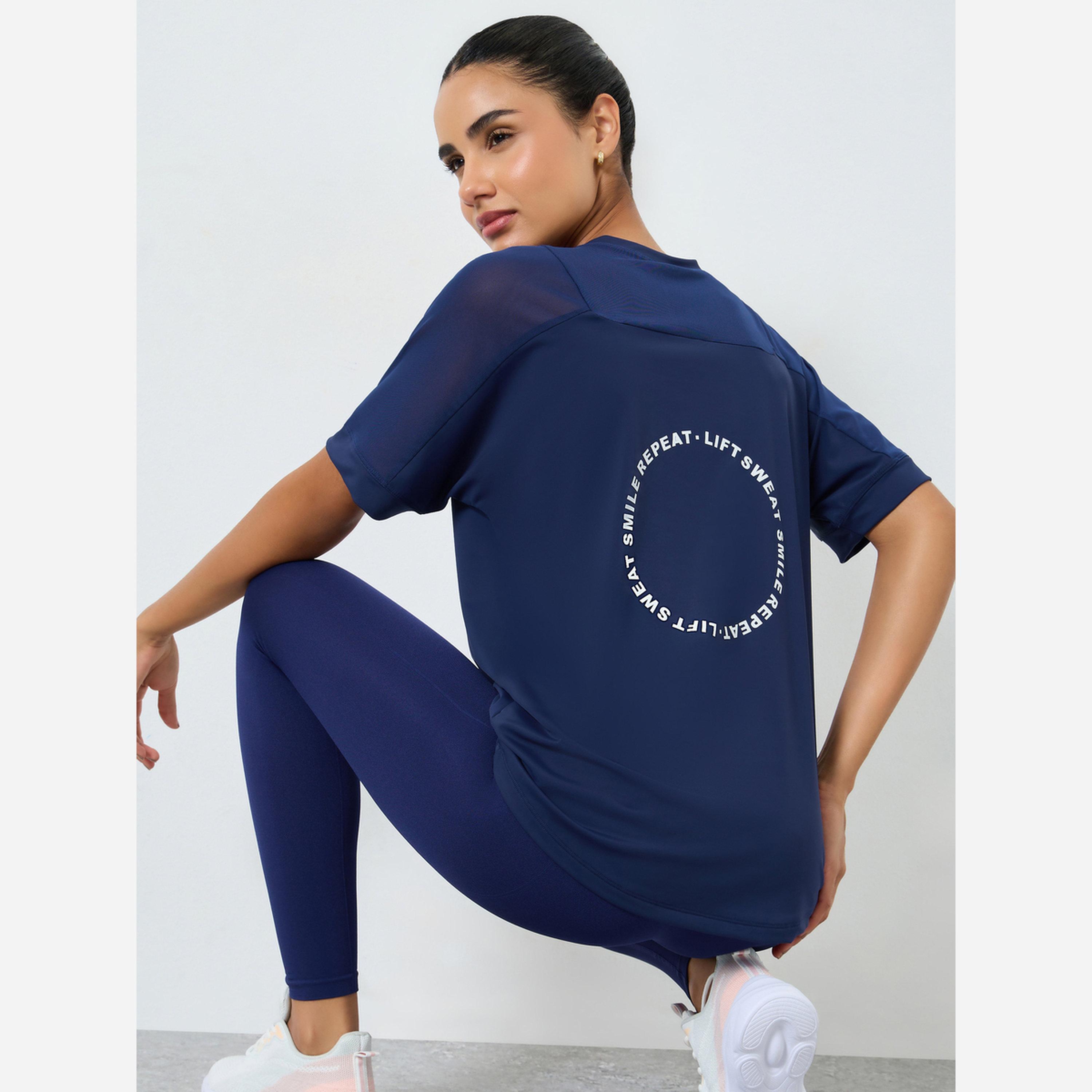 ستايلي - تيشيرت أكمام قصيرة طبعة نص وفتحة شبكية خلفية-women-clothing-sportswearandactivewear-tshirtsandvests-image-4