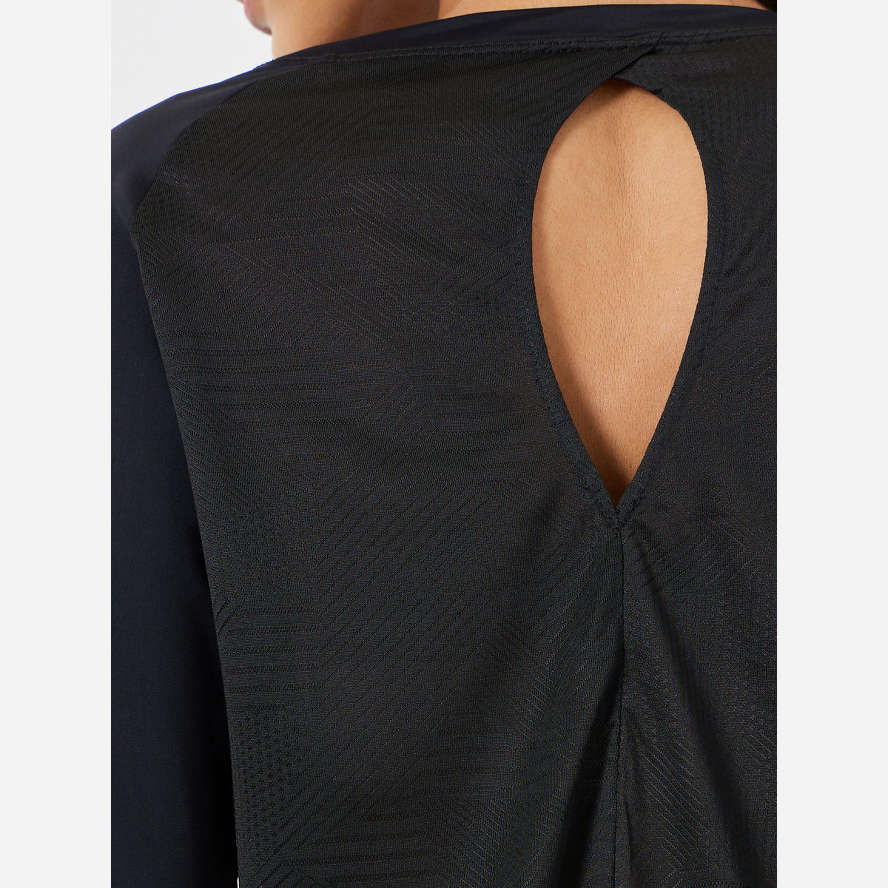 Styli Back Texture Peep Detail Long Sleeve Top-women-clothing-sportswearandactivewear-tshirtsandvests-image-5