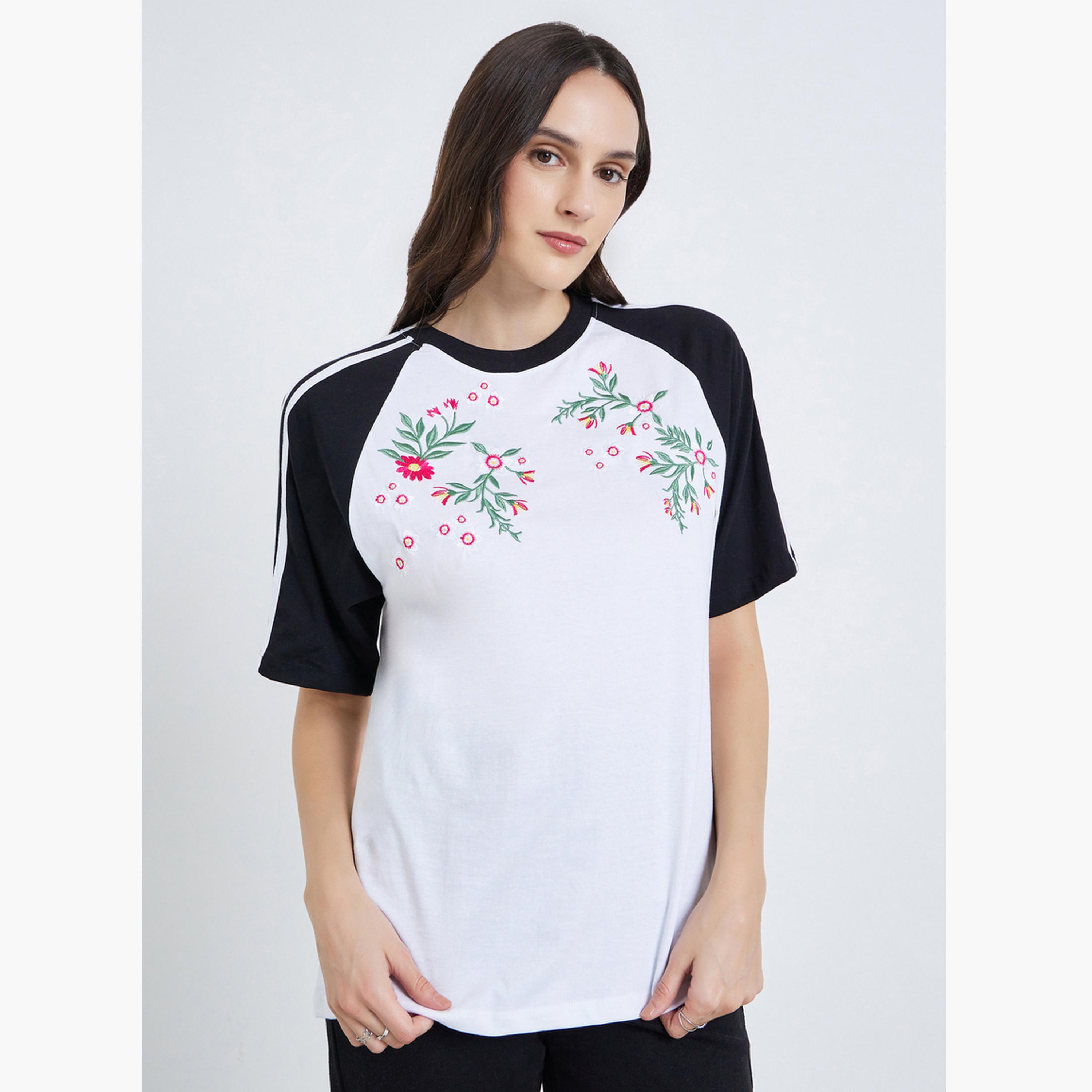تيشيرت قطن مطرز بنمط كتل الالوان-women-clothing-tshirts-image-1
