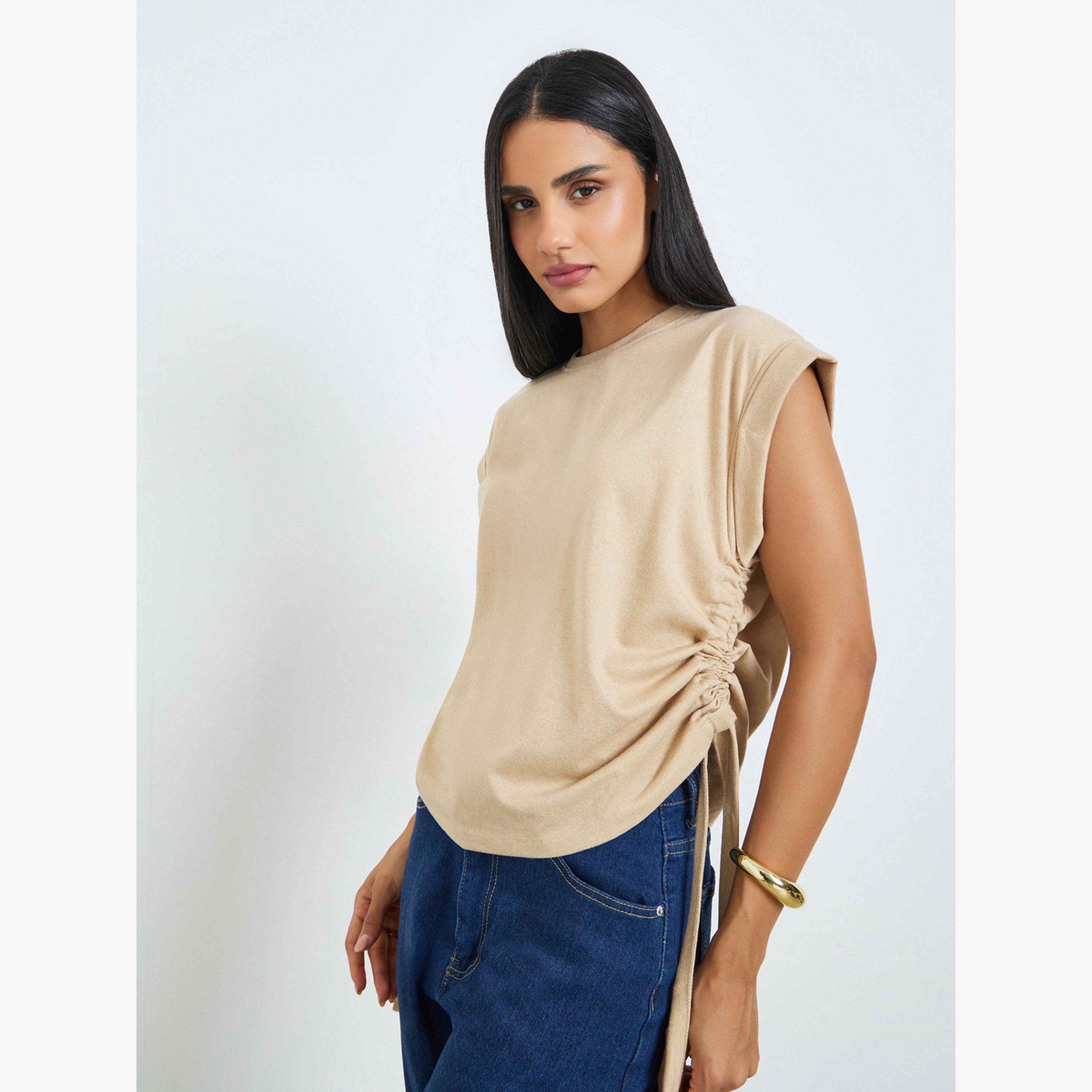 تيشيرت برباط جانبي وتفاصيل مزمومة لون بيج-women-clothing-tshirts-image-1
