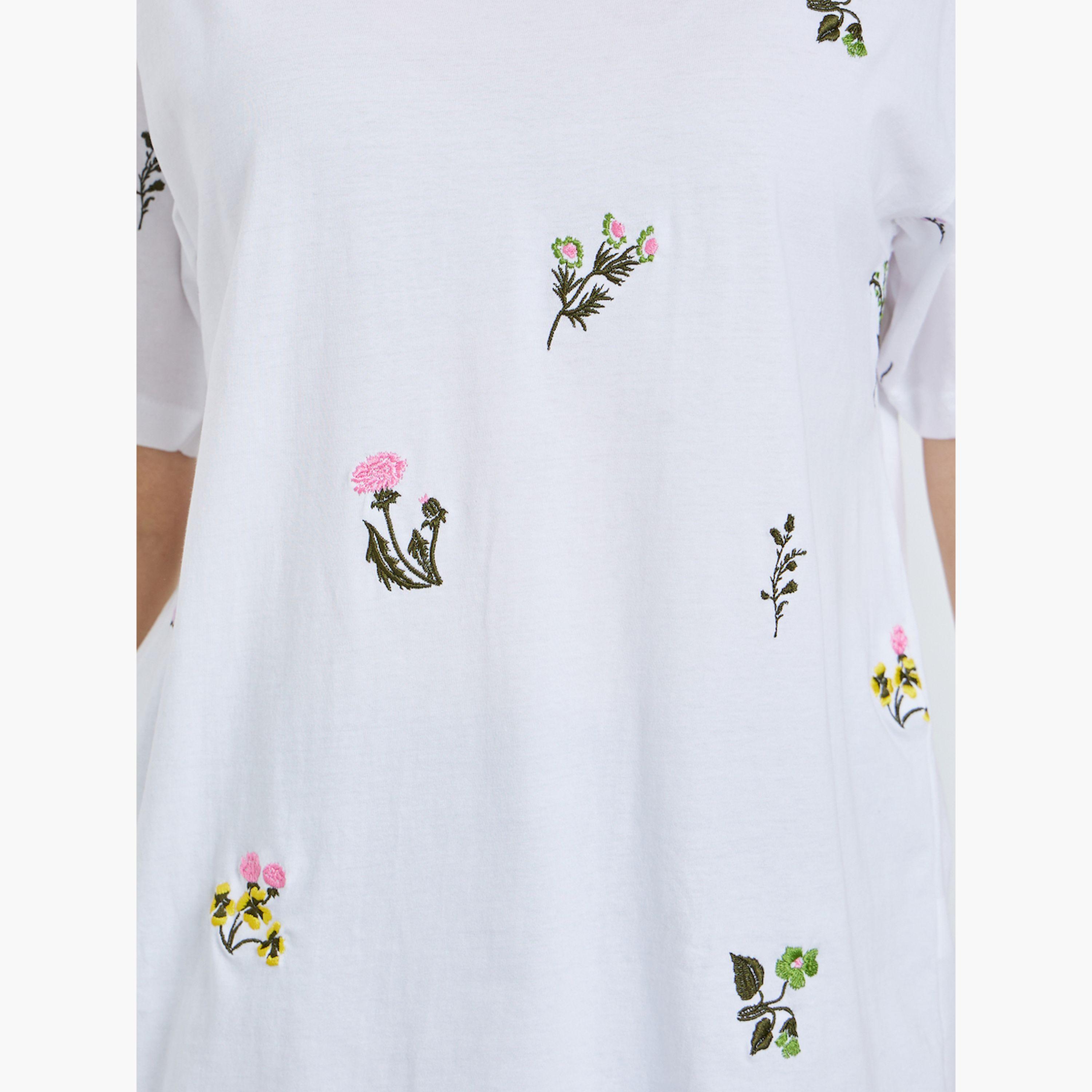 تيشيرت واسع مُطرّز بزهور مع أكمام قصيرة-women-clothing-tshirts-image-4