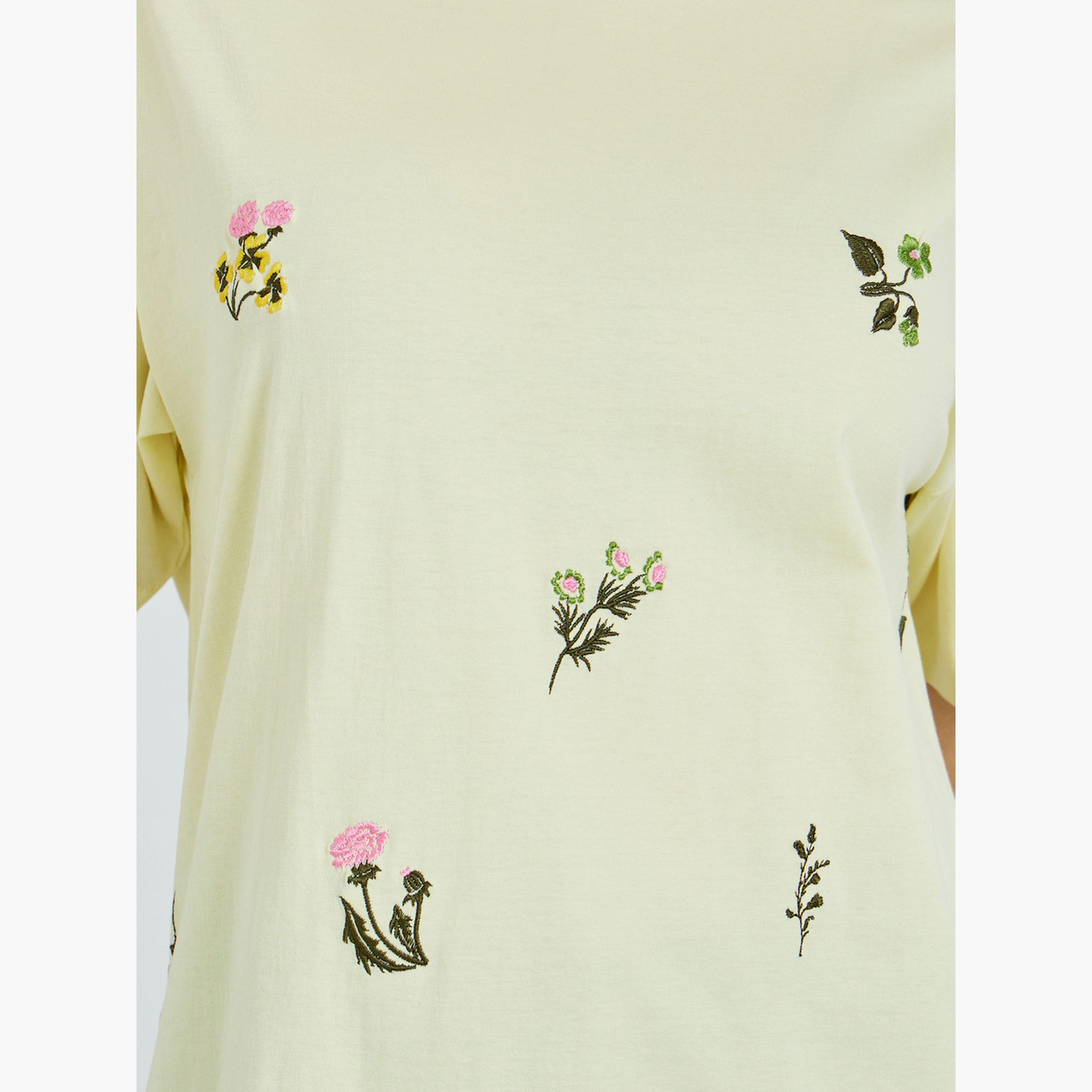 تيشيرت واسع مُطرّز بزهور مع أكمام قصيرة-women-clothing-tshirts-image-4