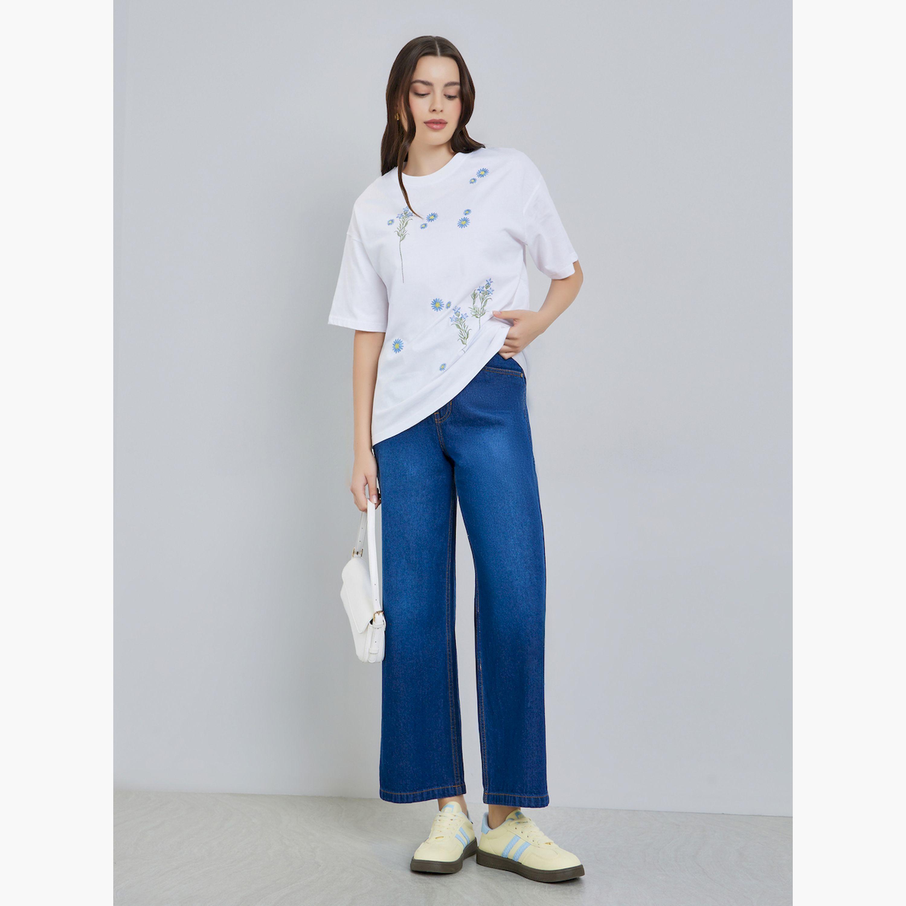 تيشيرت واسع بتفاصيل مُطرّزة بزهور-women-clothing-tshirts-image-2