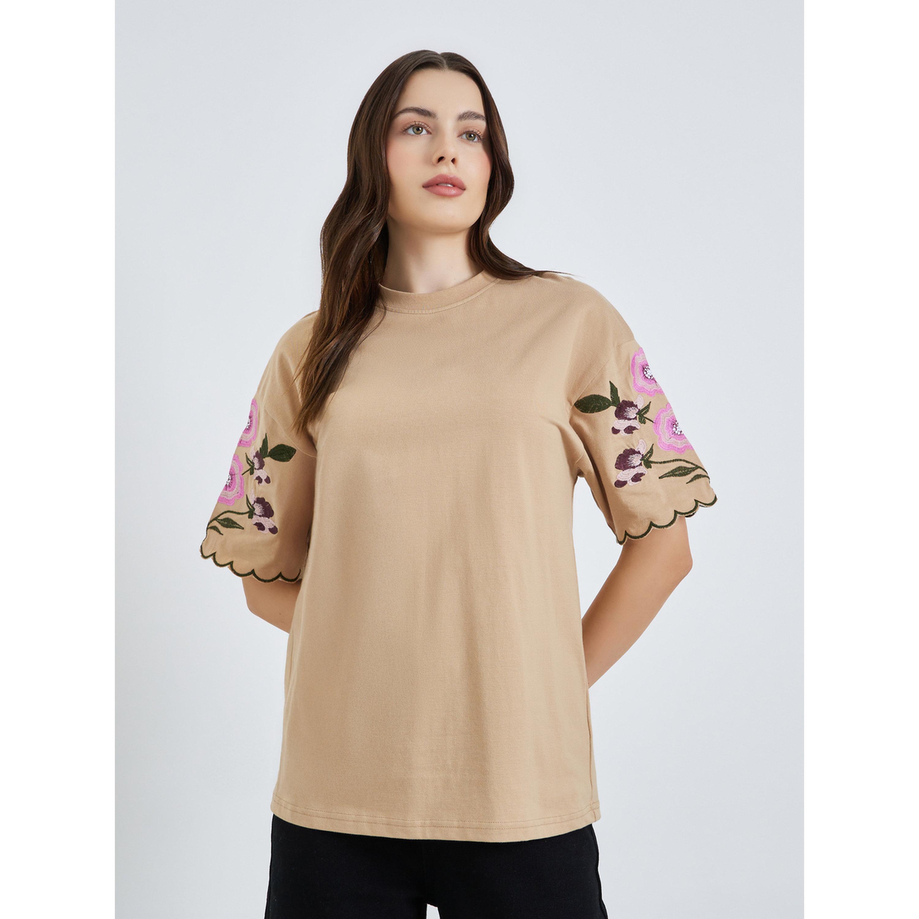 تيشيرت بأكمام مطرزة بالزهور-women-clothing-tshirts-image-1