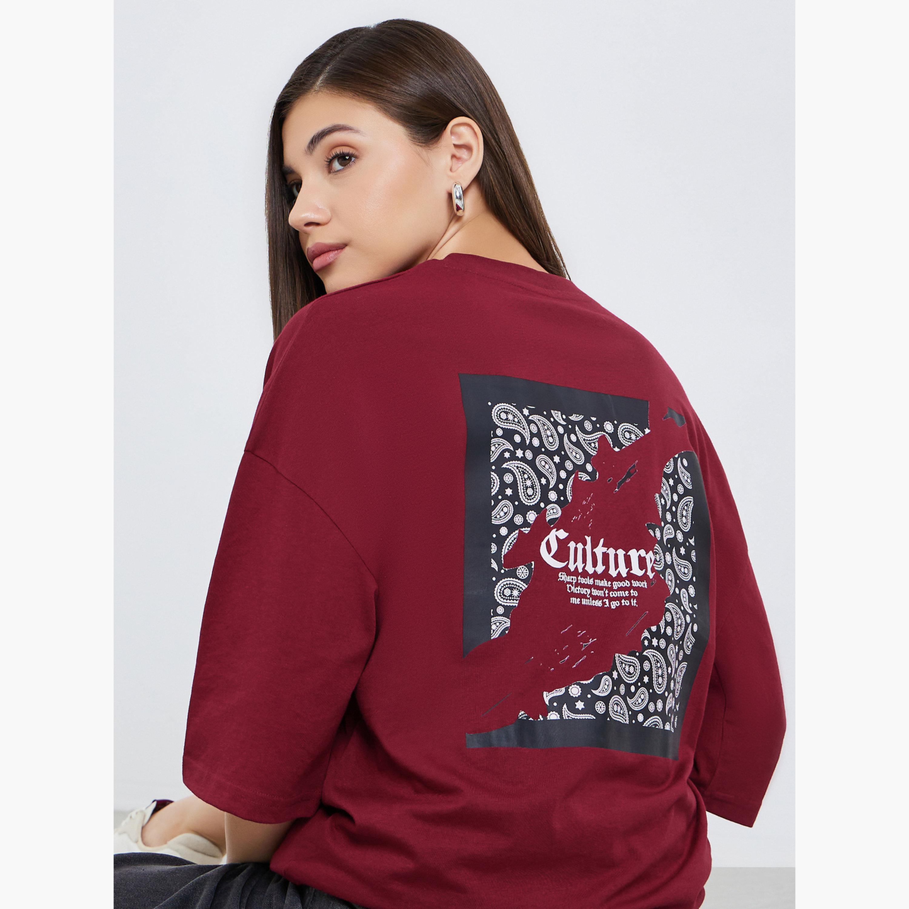 تيشيرت بطبعة جرافيك وقصة واسعة-women-clothing-tshirts-image-3