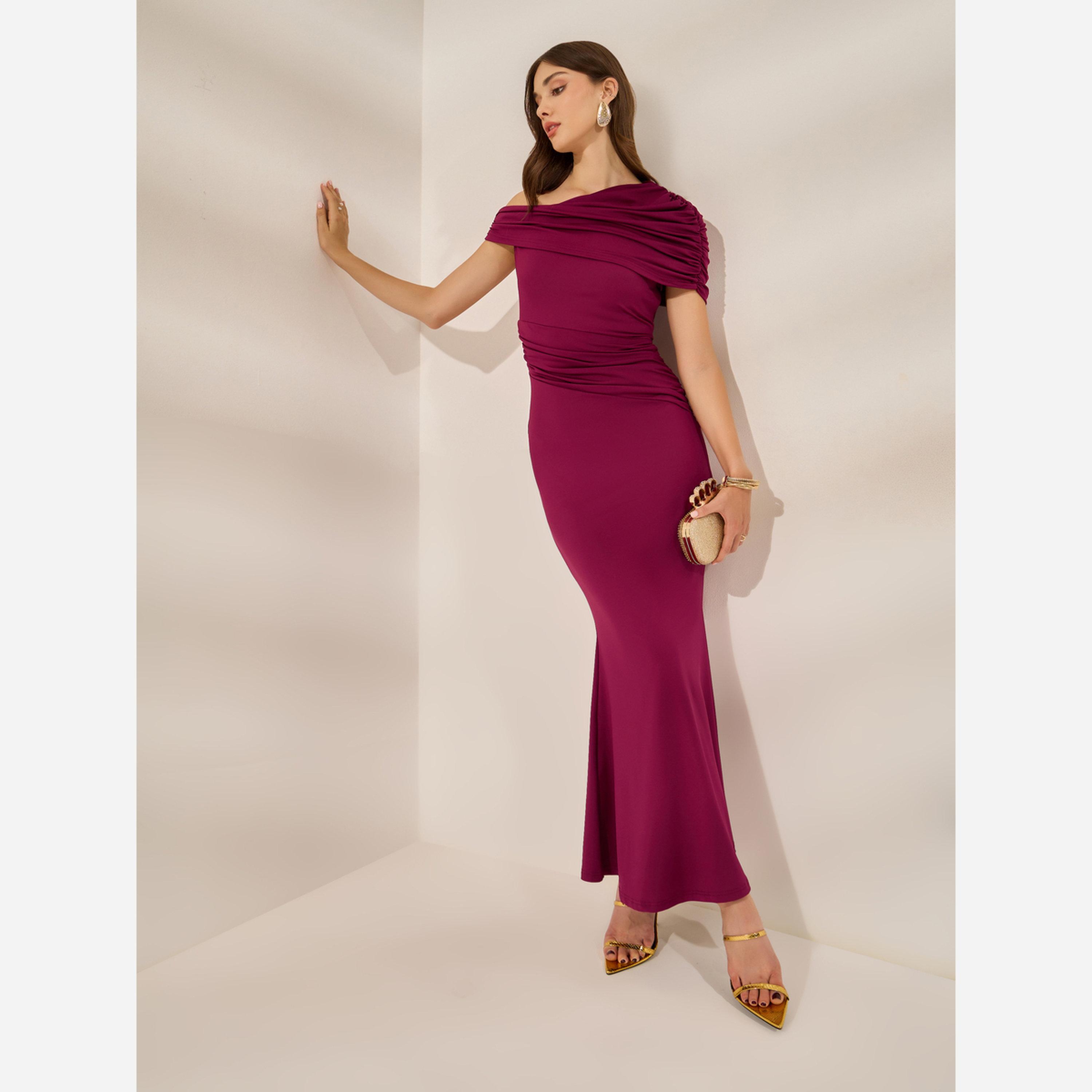 ستايلي - فستان متوسط الطول ضيق لون برغندي مطوي بكتف واحد-women-clothing-dresses-image-2