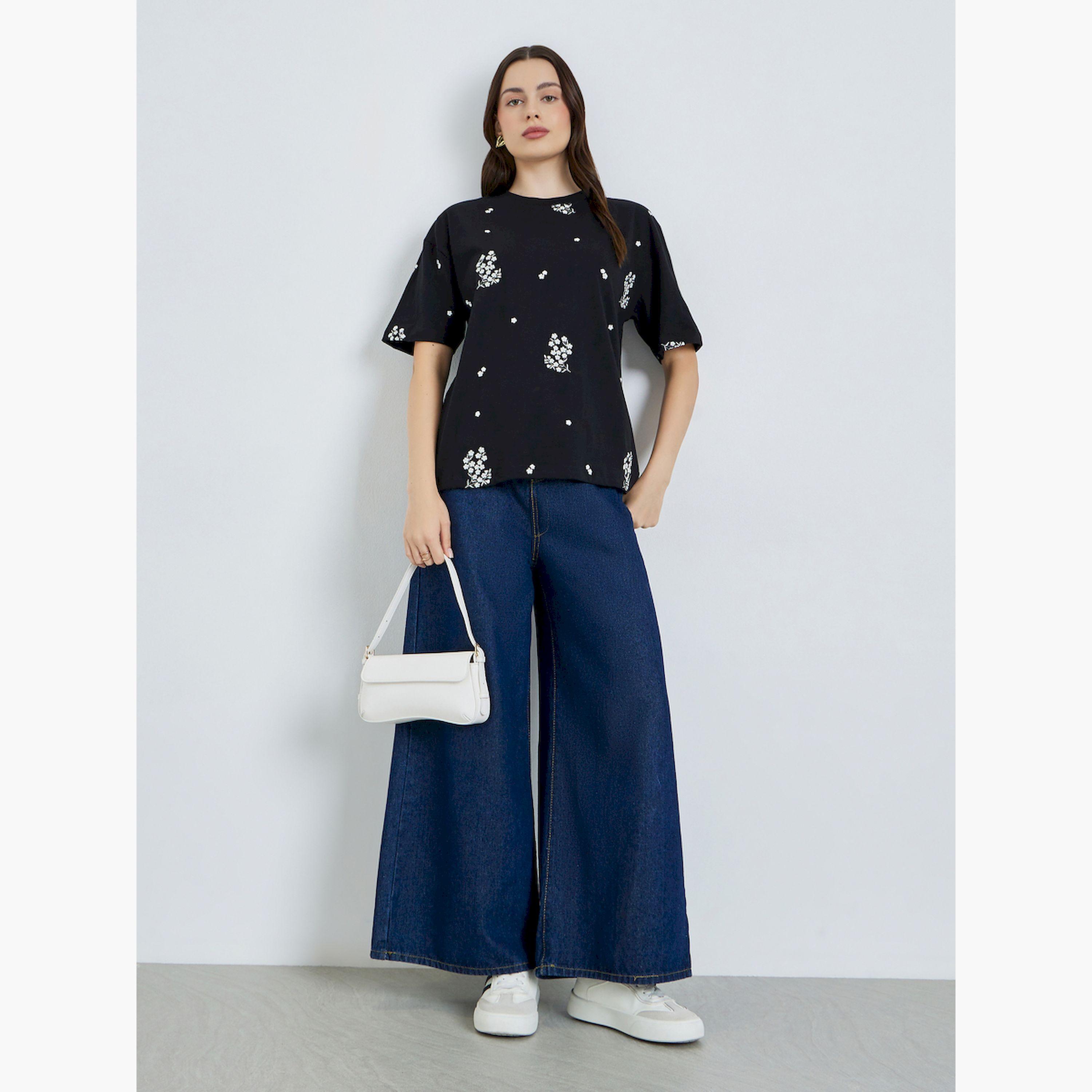 تيشيرت واسع مُطرّز بزهور مع أكمام قصيرة-women-clothing-tshirts-image-2
