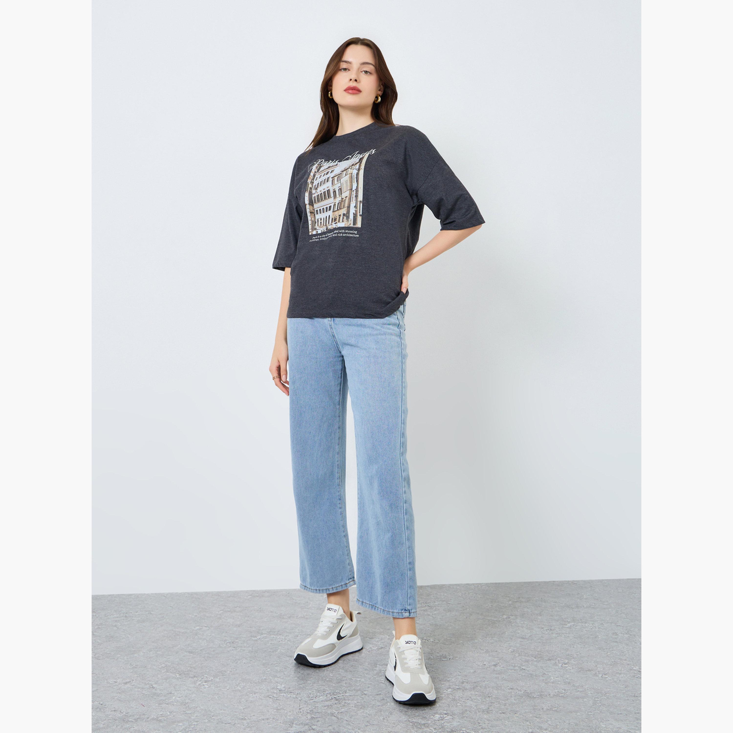 تيشيرت بقصة واسعة بطبعة جرافيك باريس-women-clothing-tshirts-image-2