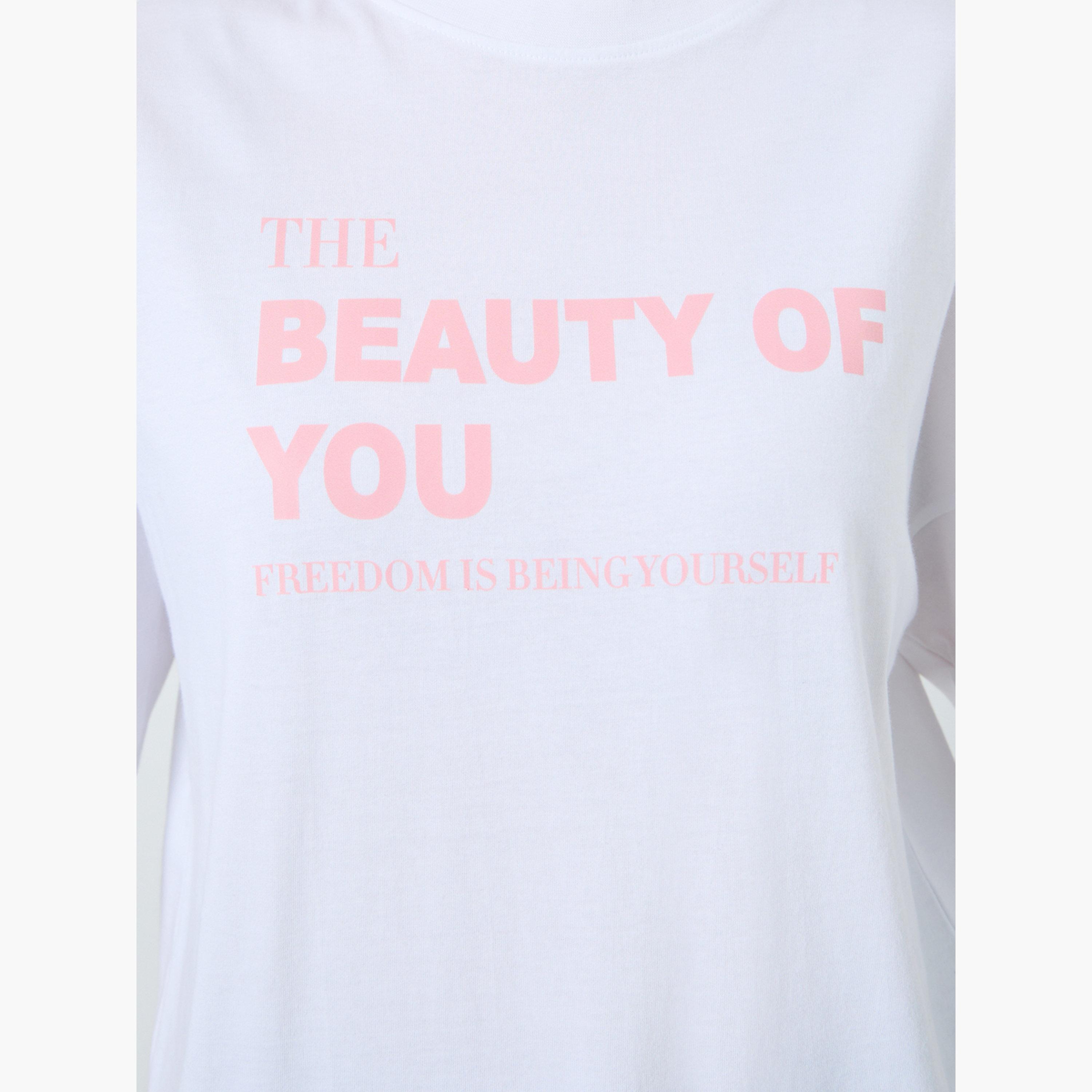 تيشيرت بقصة واسعة بطبعة شعار-women-clothing-tshirts-image-4