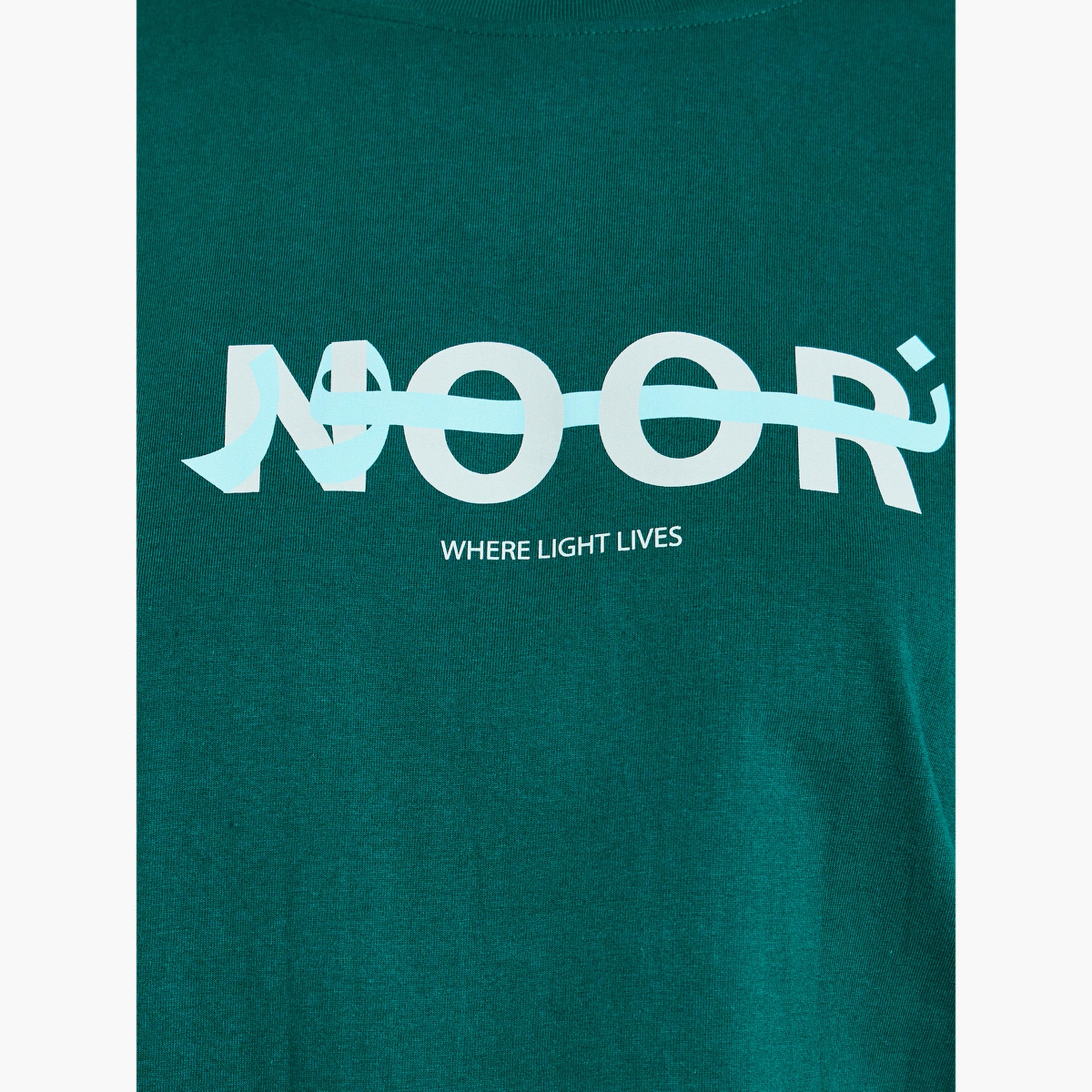 تيشيرت بطبعة شعار وقصة واسعة-women-clothing-tshirts-image-3