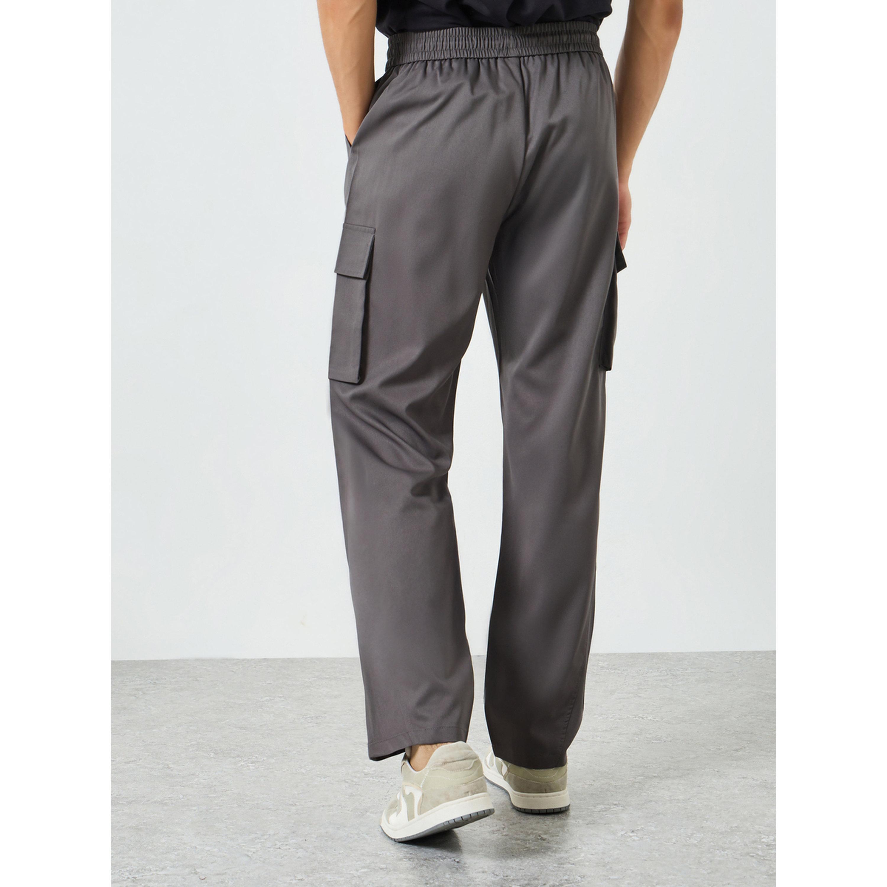 تيك تو × ستايلي - بنطال رجالي كارغو فحمي بجيوب مع رباط-men-clothing-bottoms-joggers-image-4