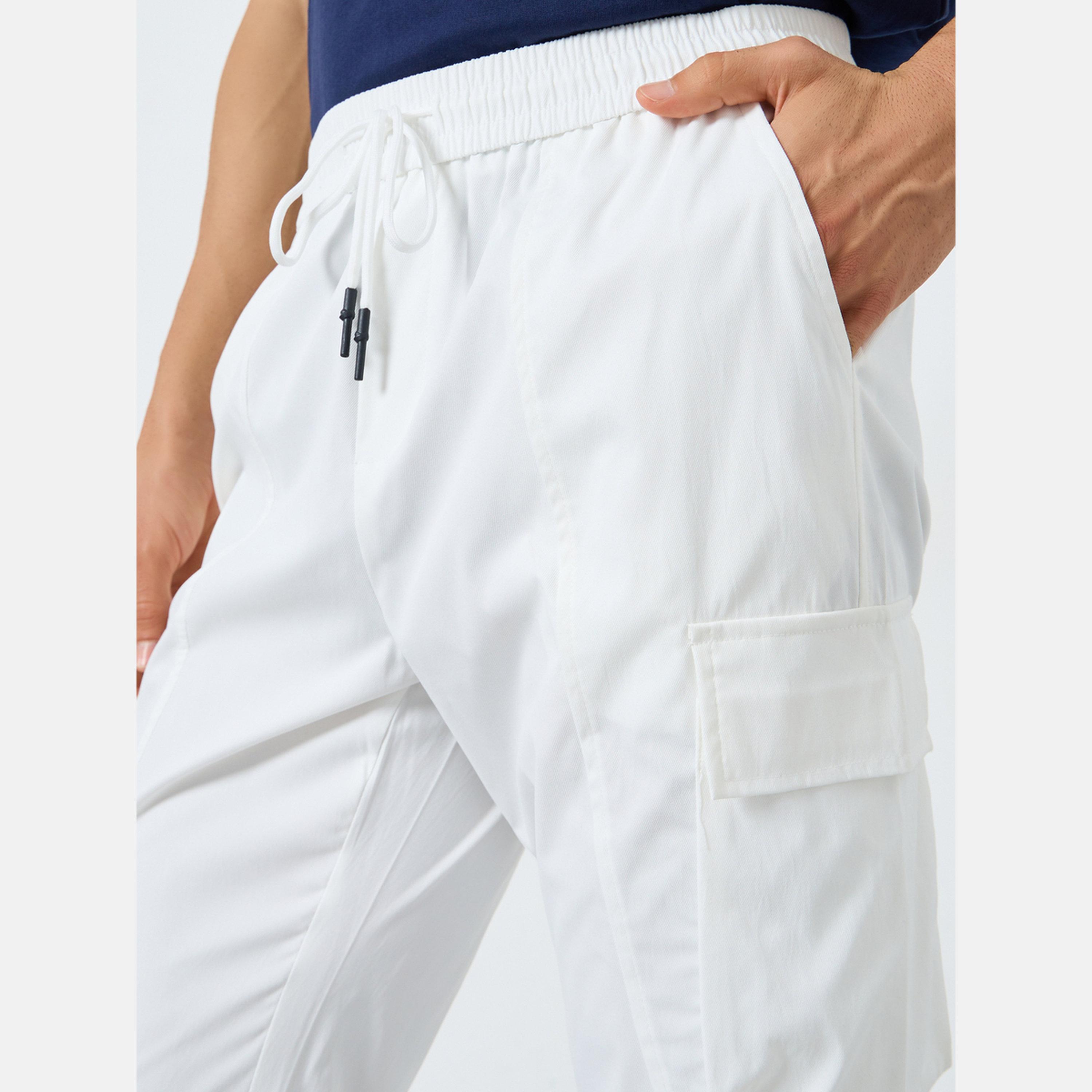 تيك تو - بنطال كارغو رجالي أبيض برباط-men-clothing-bottoms-joggers-image-3