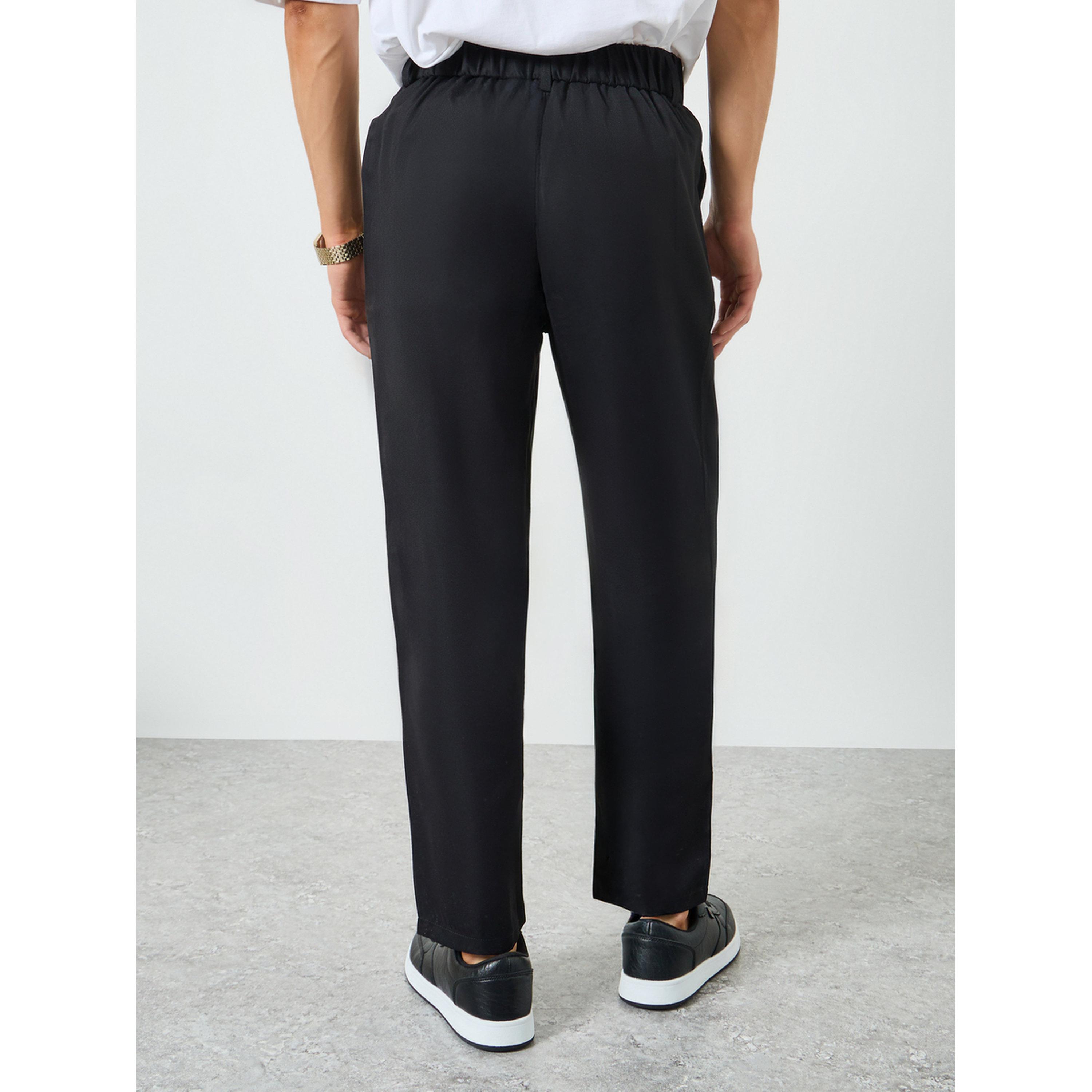 بنطال بأرجل مستقيمة وجيب مائل-men-clothing-bottoms-joggers-image-4