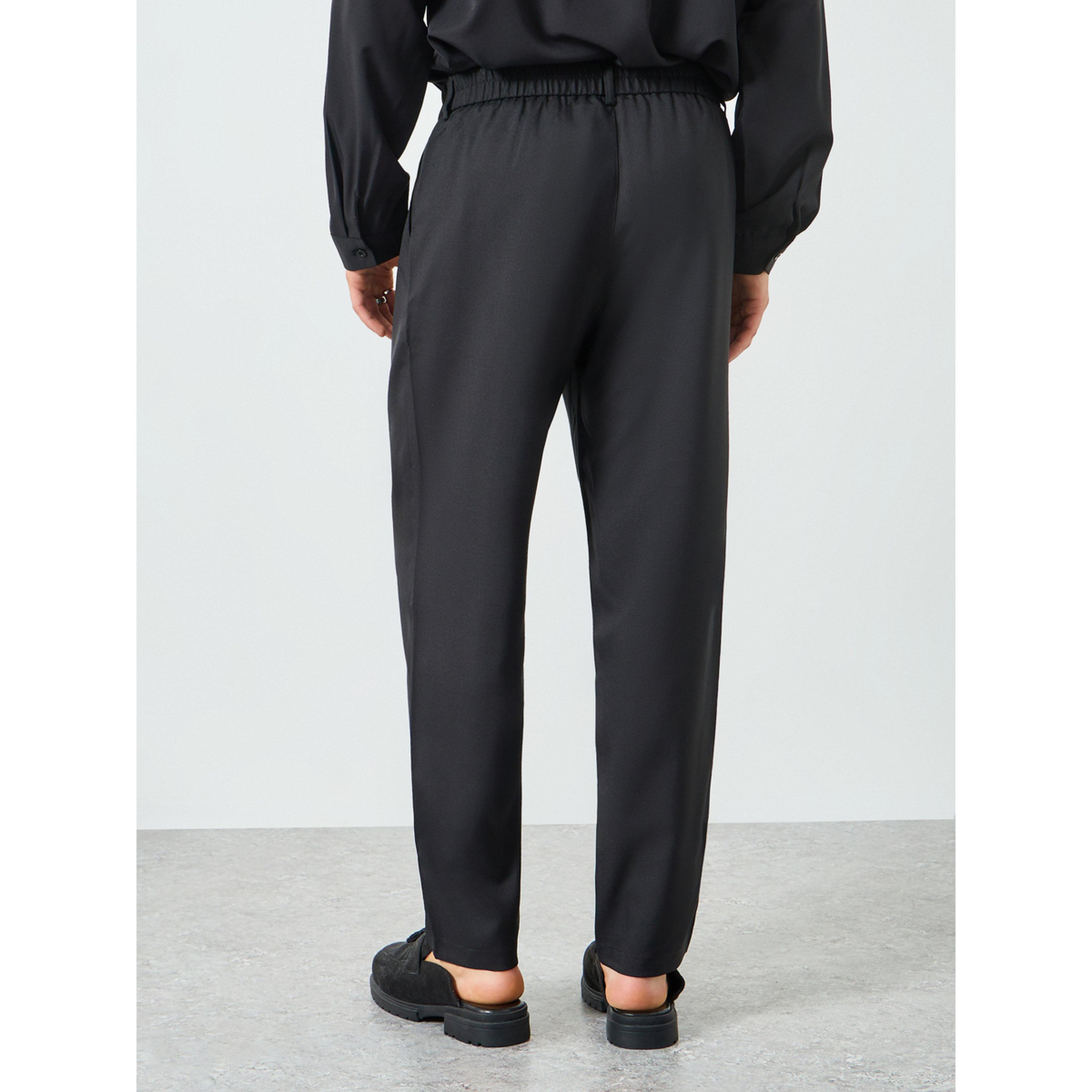 بنطال بقصة مستقيمة وجيوب مائلة-men-clothing-bottoms-joggers-image-4
