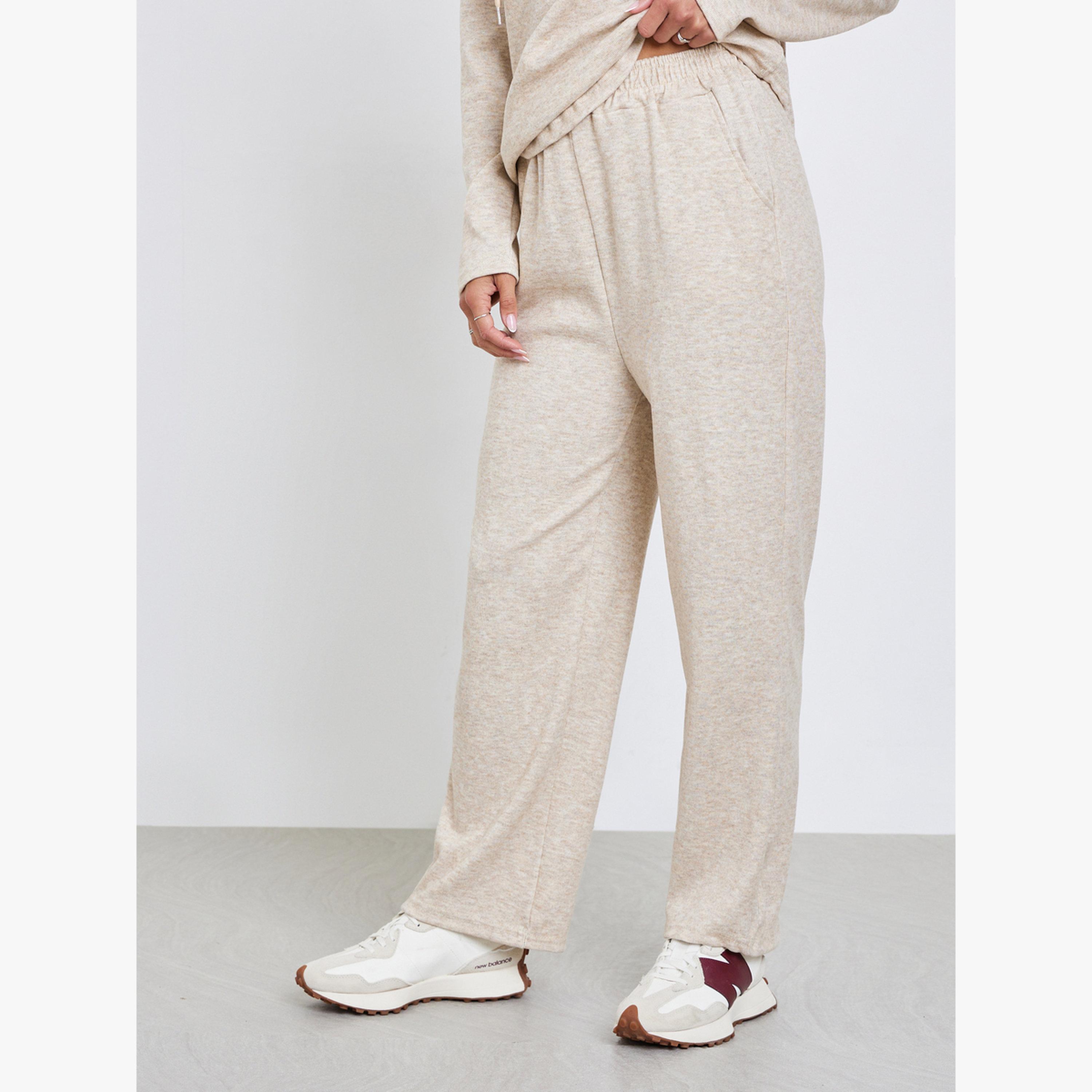 طقم منسق من بلوزة بقبعة وبنطال-women-clothing-coordsets-image-5
