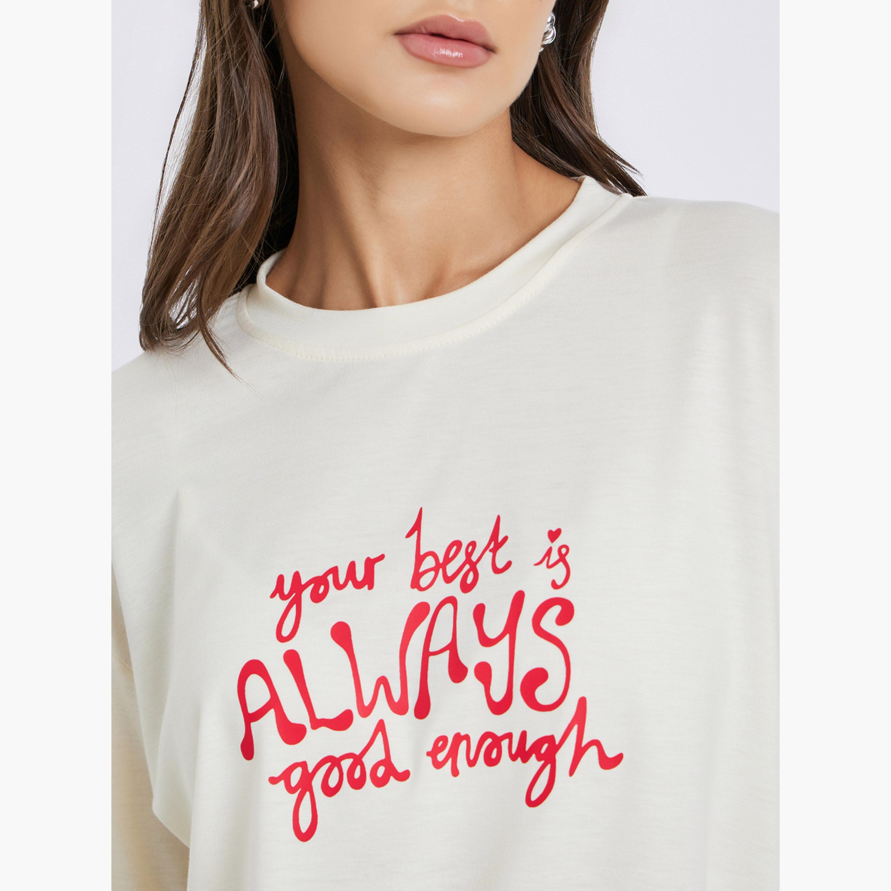 ستايلي - تي شيرت بيج بطبعة شعار مقاس واسع-women-clothing-tshirts-image-5