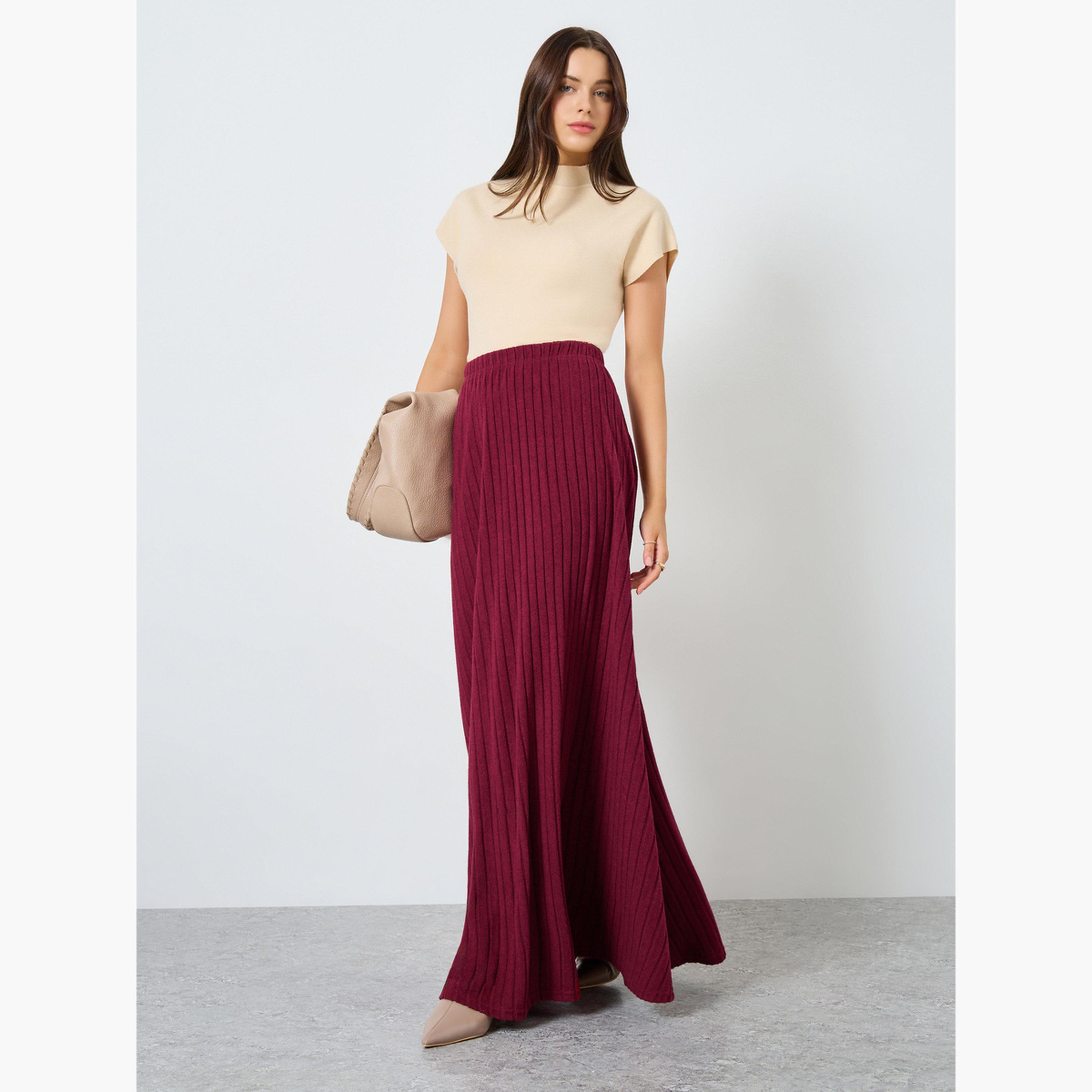 ستايلي - تنورة متوسطة الطول من قماش محبوك بلون برغندي سادة-women-clothing-bottoms-skirts-image-2