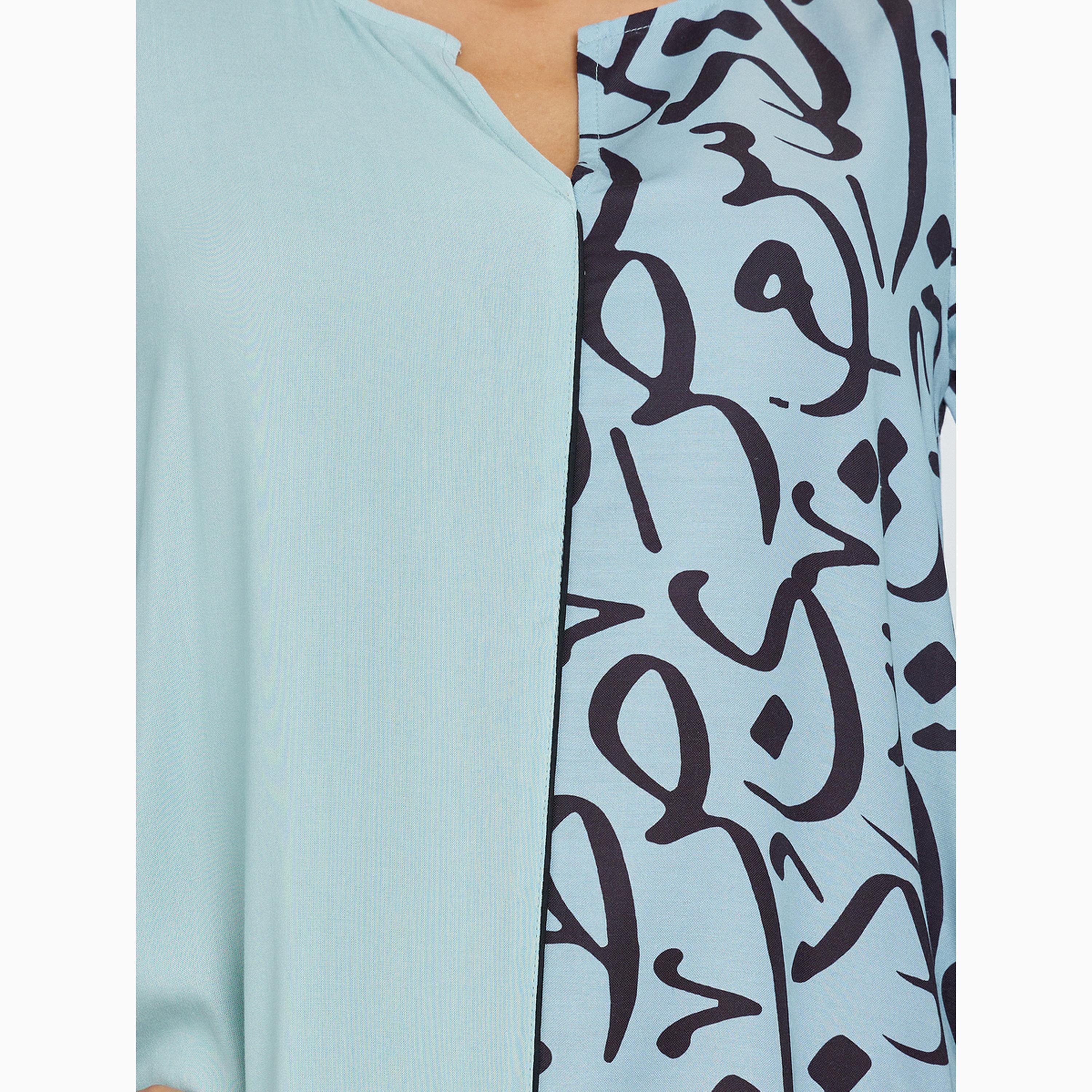 Amirah X Styli Green Notch Neck Jalabiya with Arabic Print-women-arabicclothing-jalabiyas-image-4