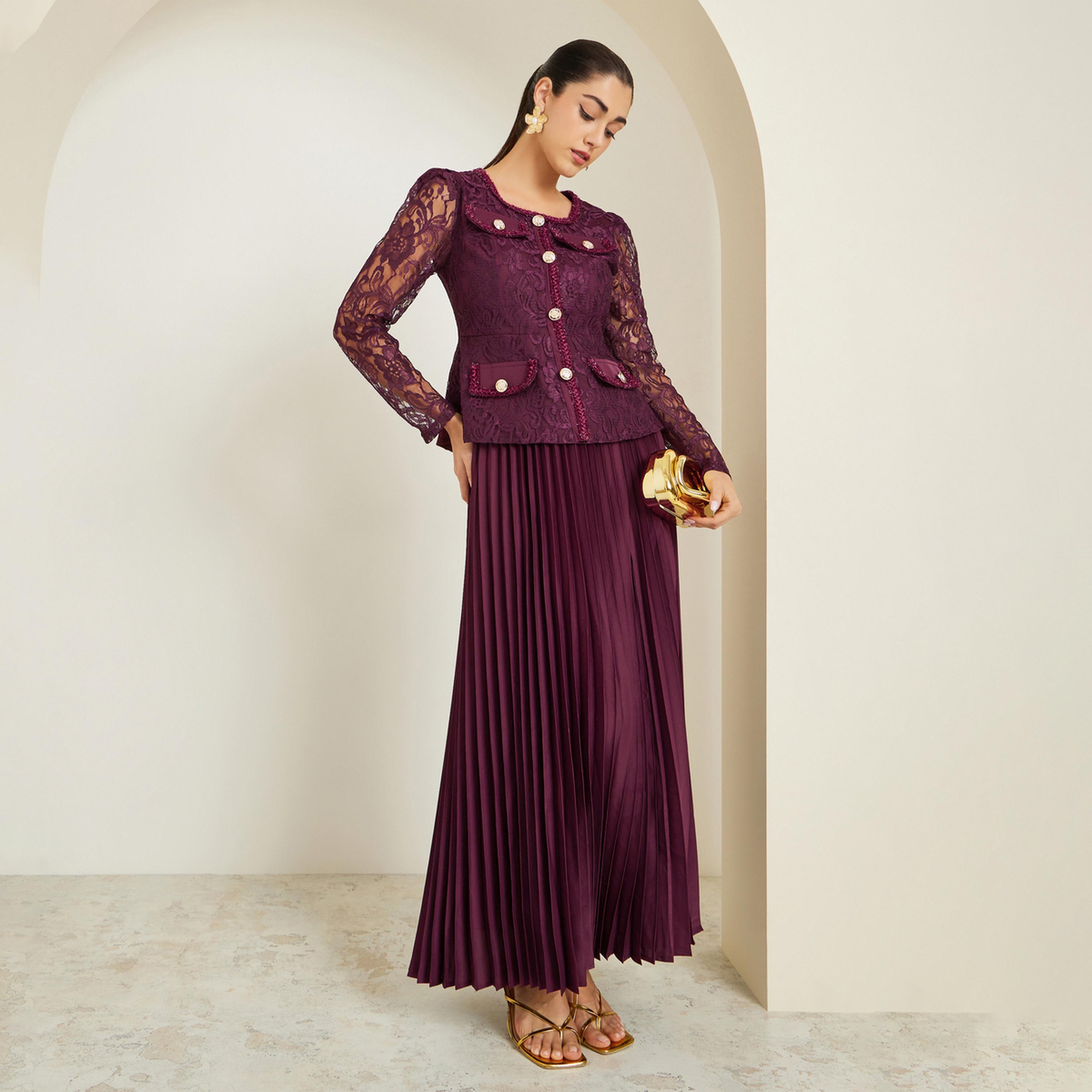طقم منسق من تنورة بكسرات وبلوزة بتفاصيل دانتيل-women-clothing-coordsets-image-1