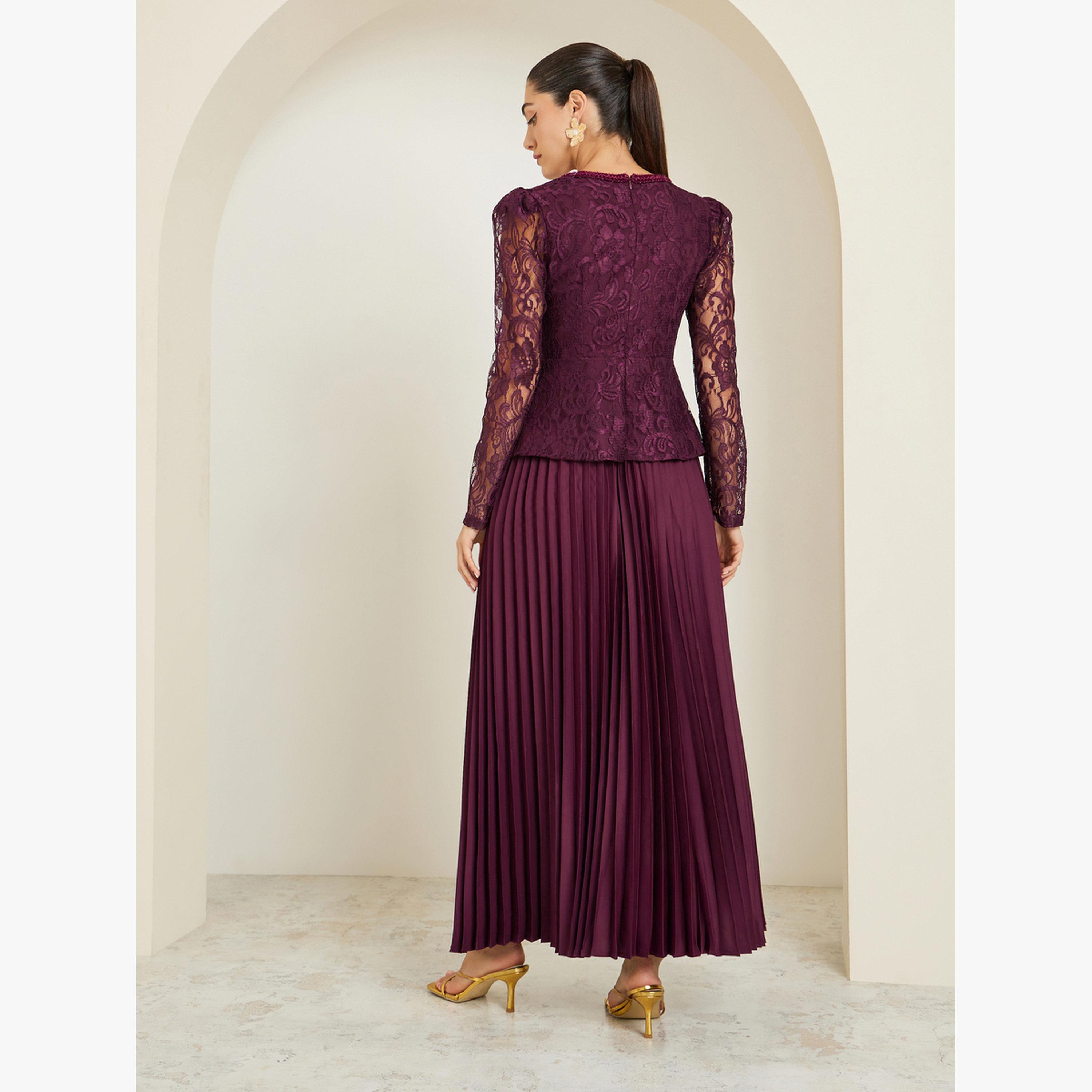 طقم منسق من تنورة بكسرات وبلوزة بتفاصيل دانتيل-women-clothing-coordsets-image-4