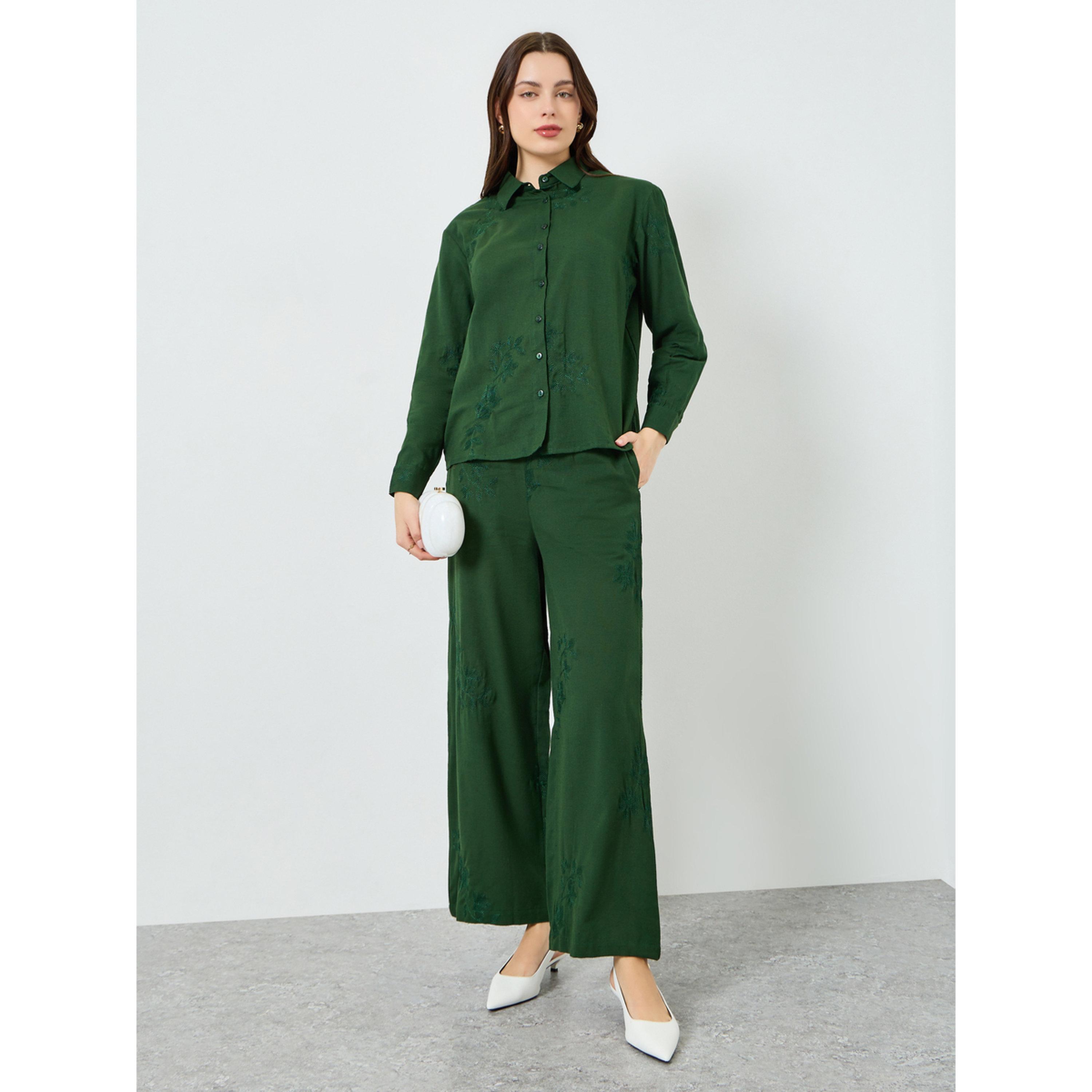 طقم منسق من بنطال وبلوزة بتفاصيل مُطرّزة-women-clothing-coordsets-image-1