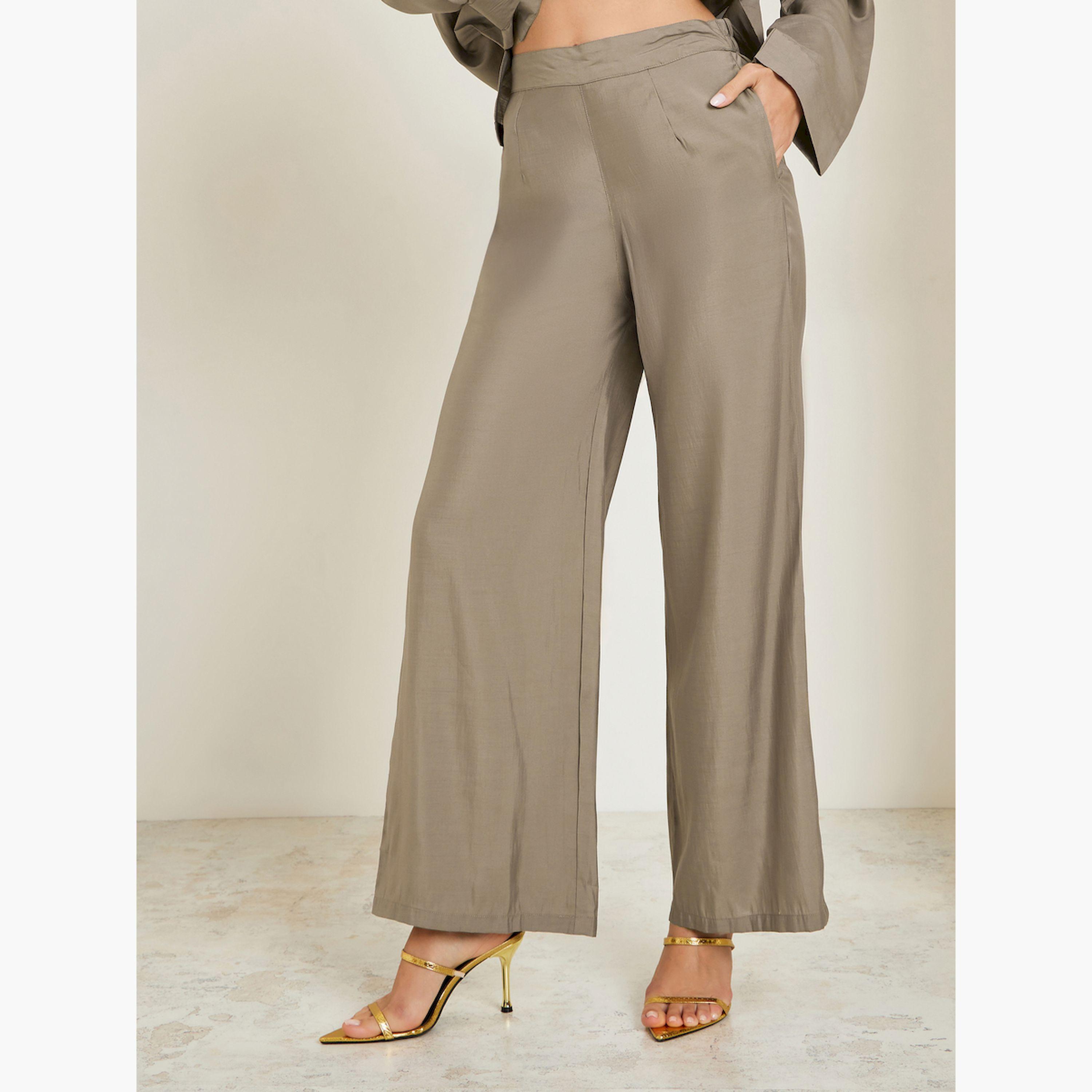 طقم متناسق بلوزة وبنطال بتفاصيل ترتر-women-clothing-coordsets-image-4