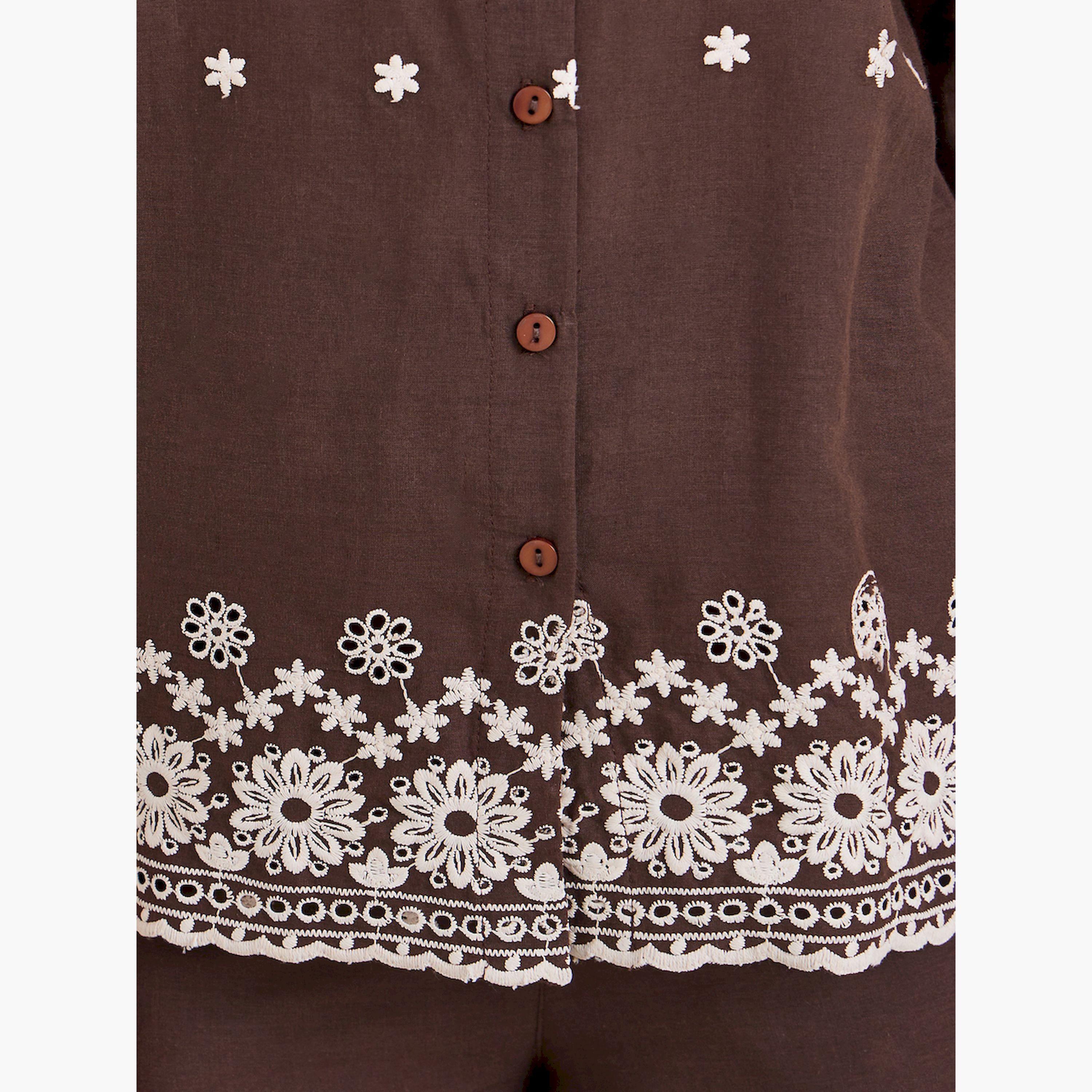 طقم منسق من بنطال وبلوزة بتفاصيل مُطرّزة-women-clothing-coordsets-image-5