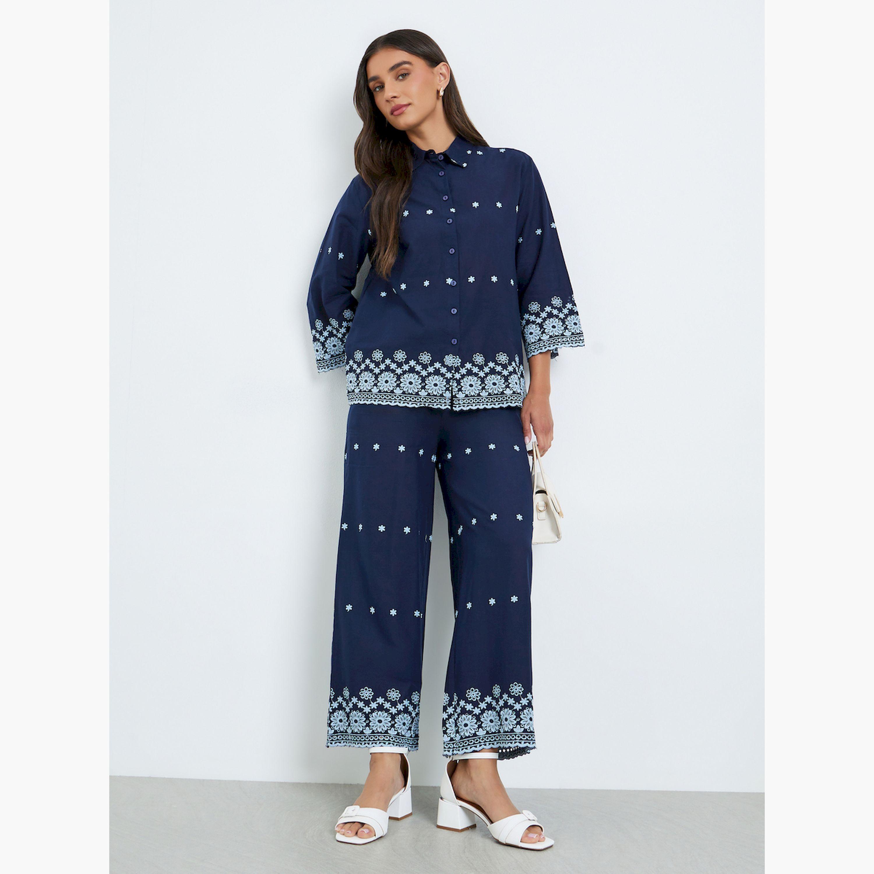 طقم منسق من بنطال وبلوزة بتفاصيل مُطرّزة-women-clothing-coordsets-image-1