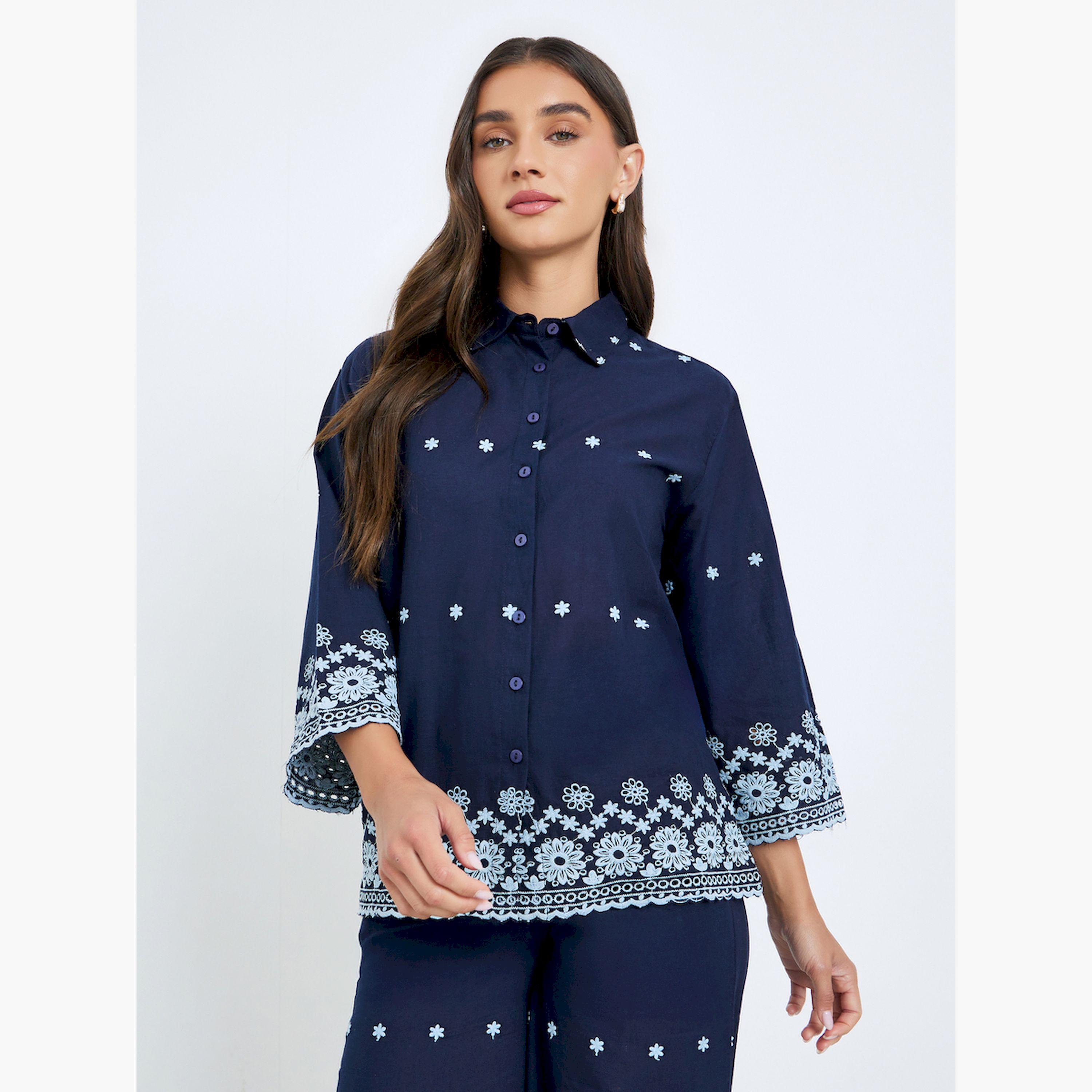 طقم منسق من بنطال وبلوزة بتفاصيل مُطرّزة-women-clothing-coordsets-image-2