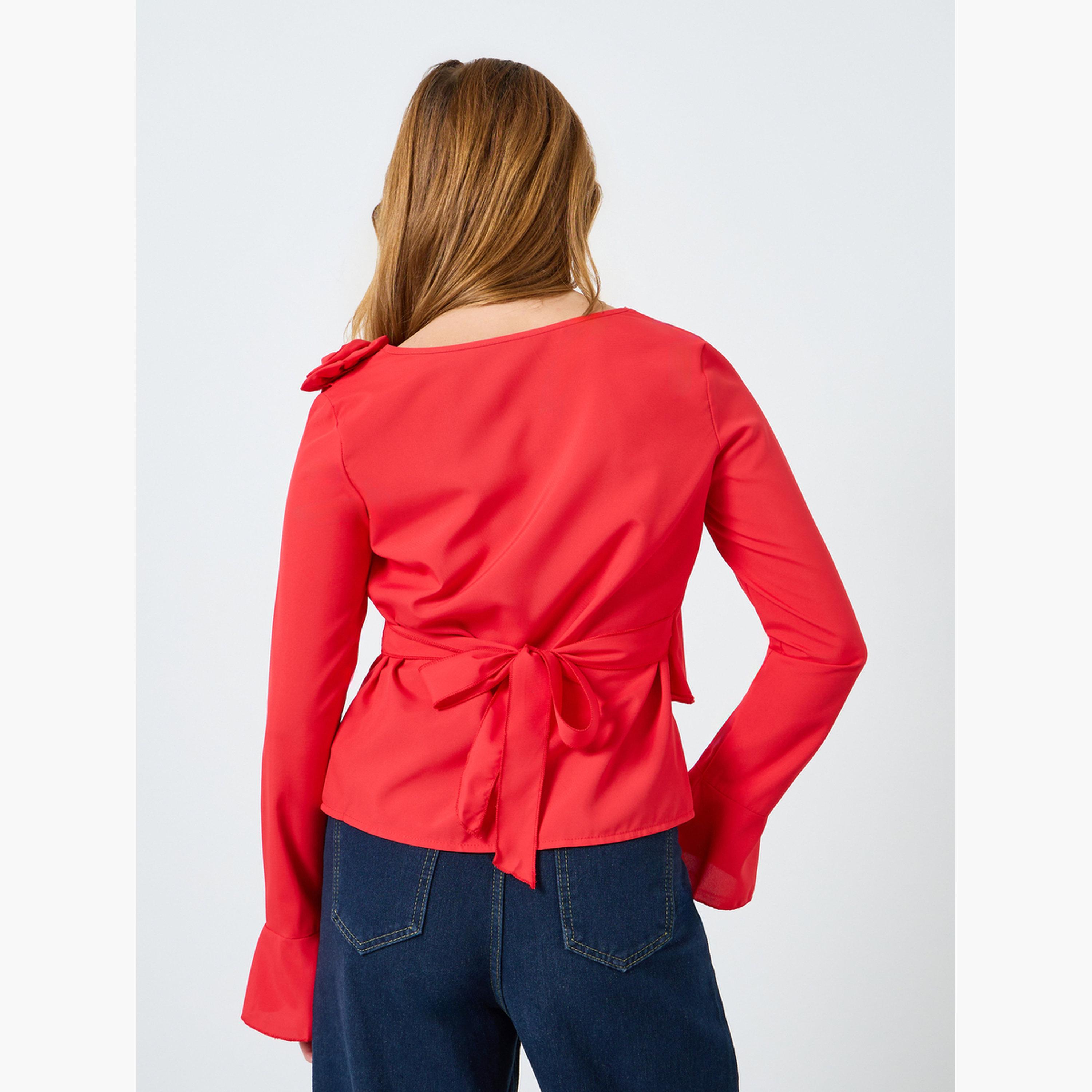 بلوزة سادة بتفاصيل زهرة وياقة منسدلة-women-clothing-shirtsandblouses-blouses-image-5
