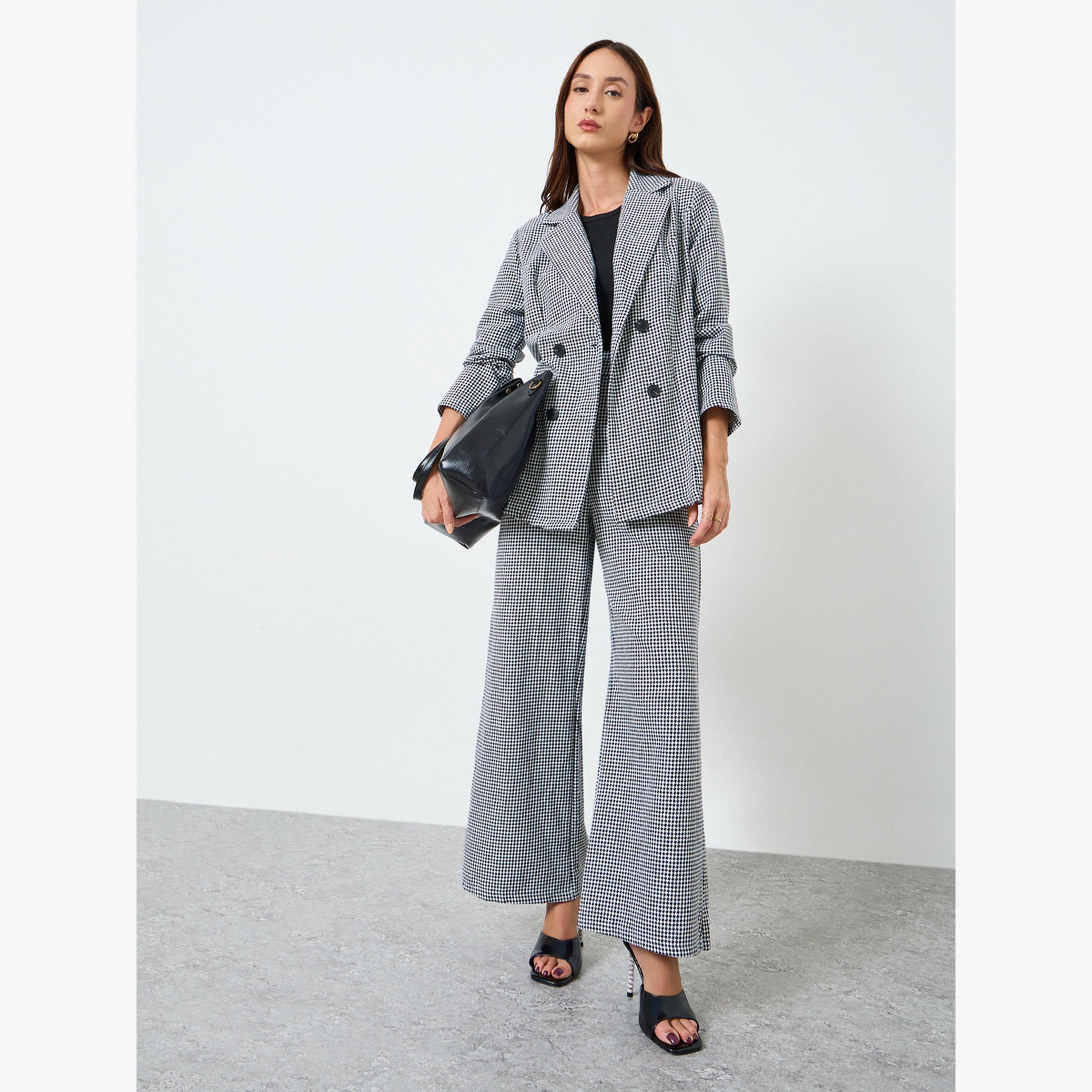 طقم بليزر كاروهات بياقة مطوية وبنطال بأرجل واسعة-women-clothing-coordsets-image-1