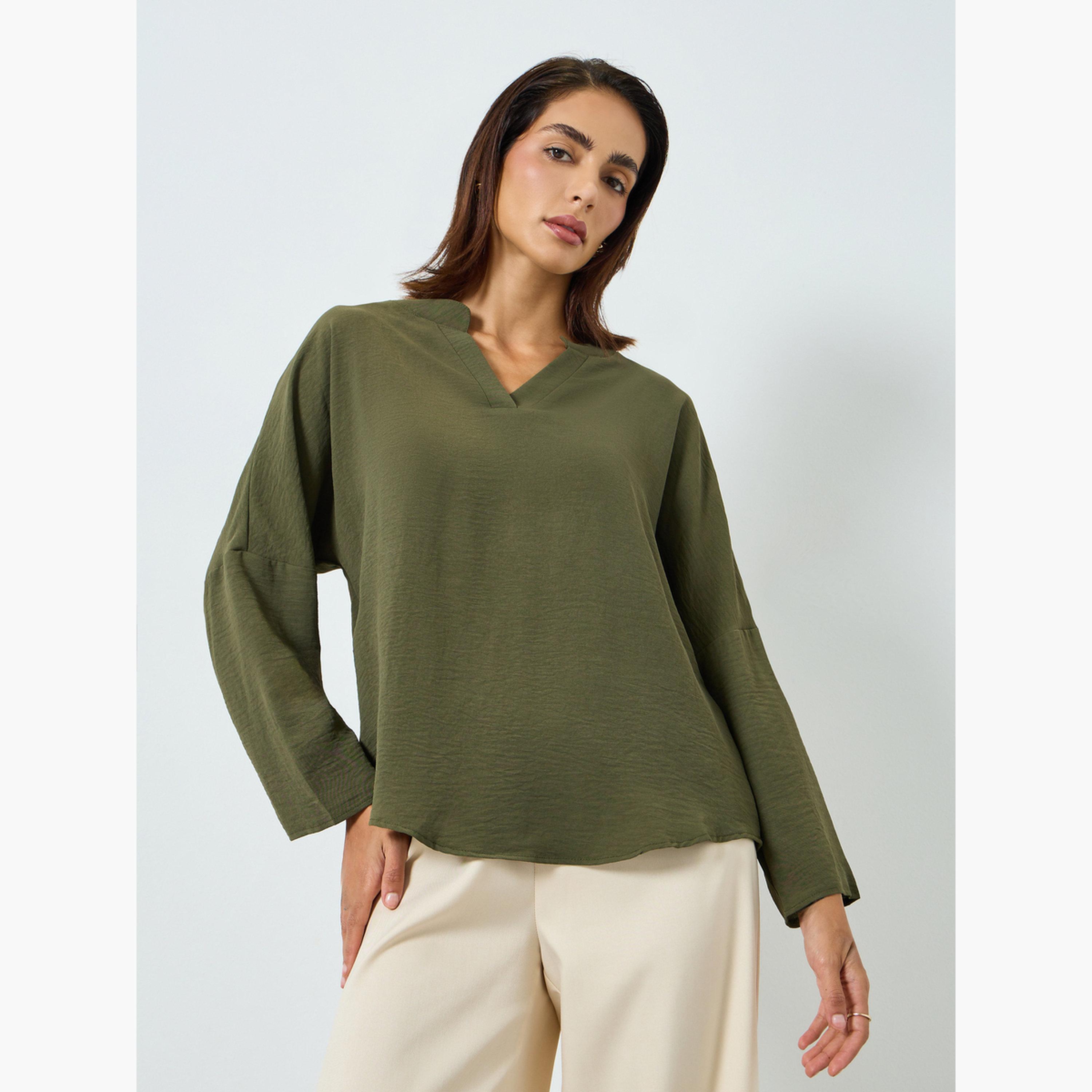 بلوزة نسائية سادة بأكمام طويلة ورقبة على شكل حرف V من Take Two-women-clothing-shirtsandblouses-blouses-image-1