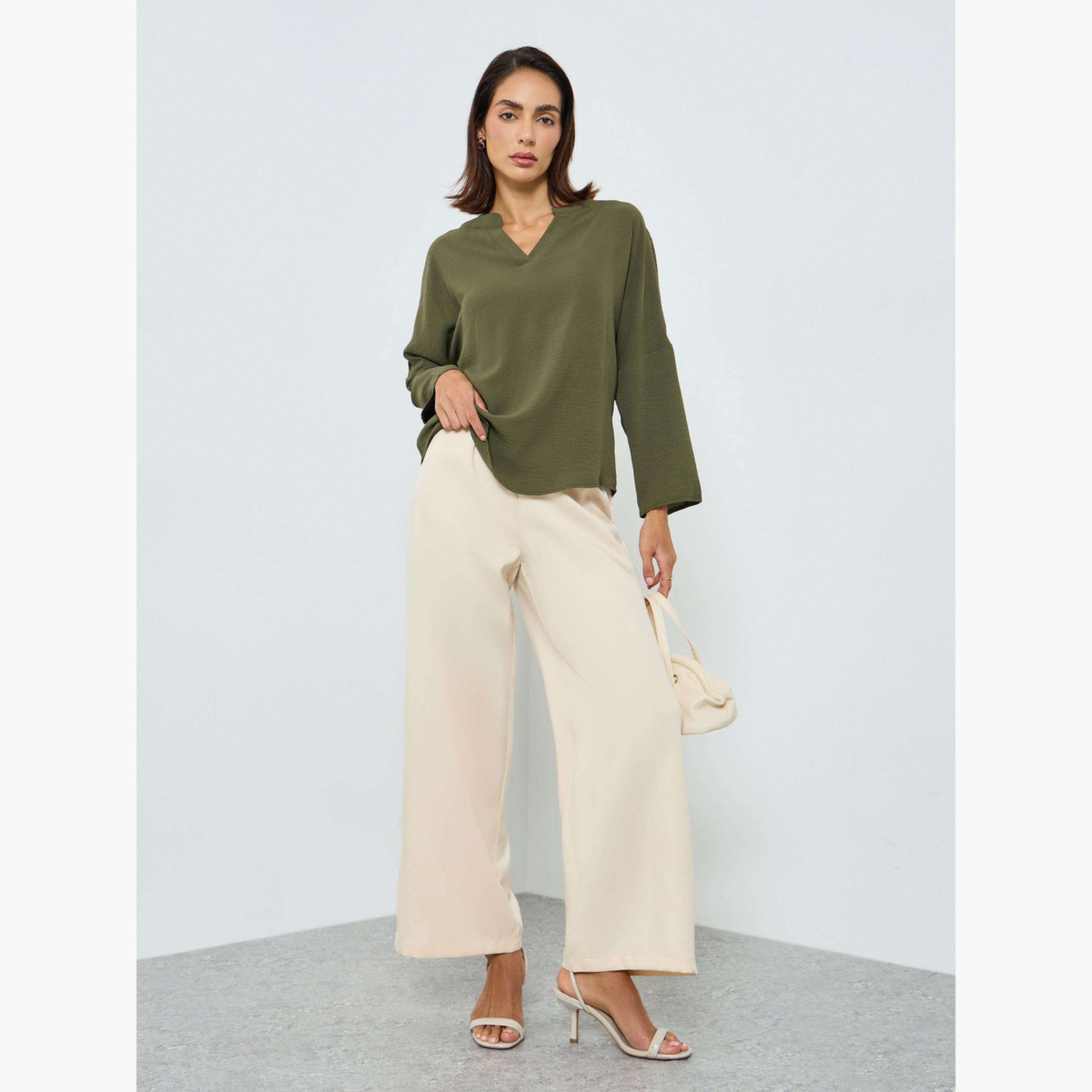 بلوزة نسائية سادة بأكمام طويلة ورقبة على شكل حرف V من Take Two-women-clothing-shirtsandblouses-blouses-image-2