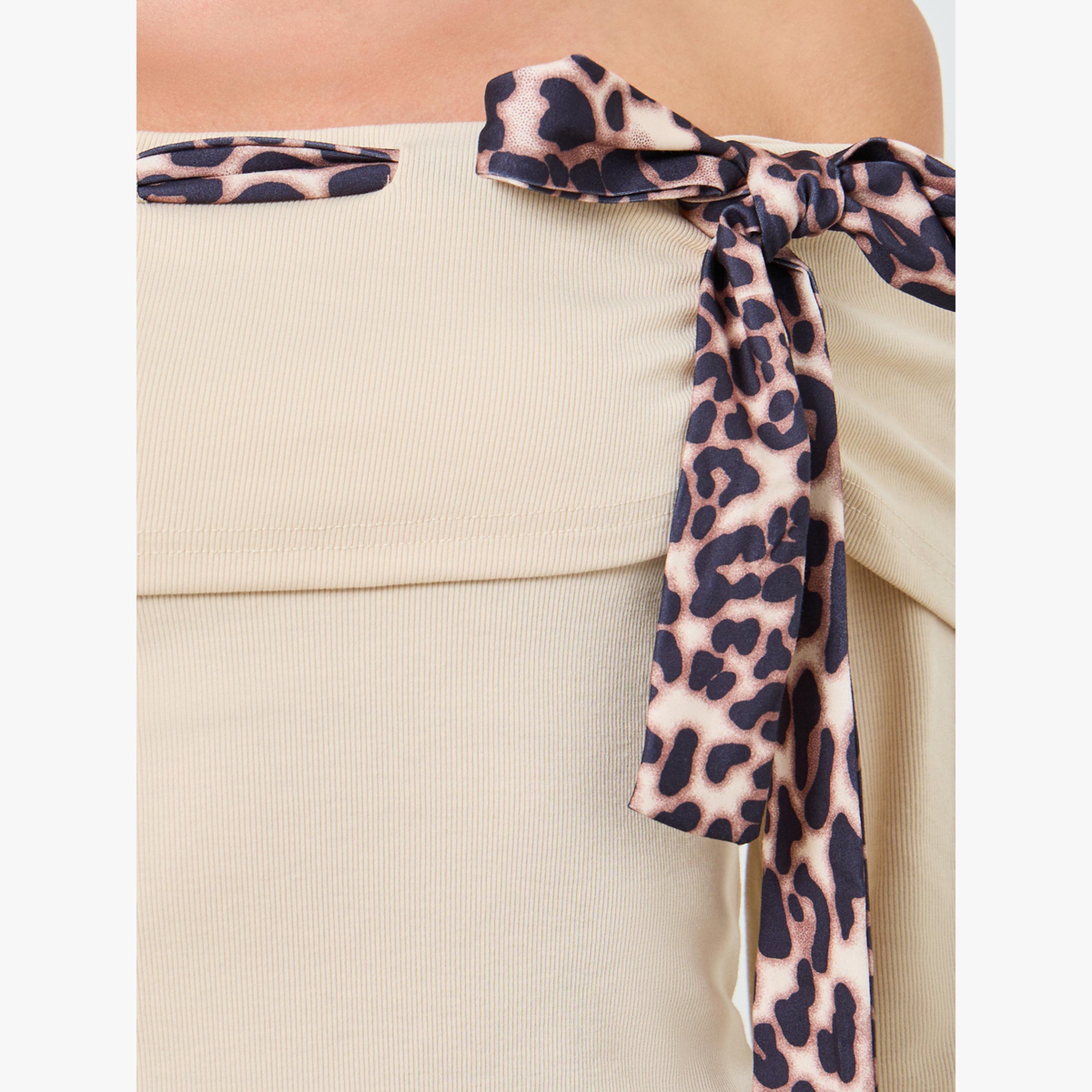 بلوزة بأكتاف مكشوفة وطبعة جلد الفهد-women-clothing-shirtsandblouses-blouses-image-4