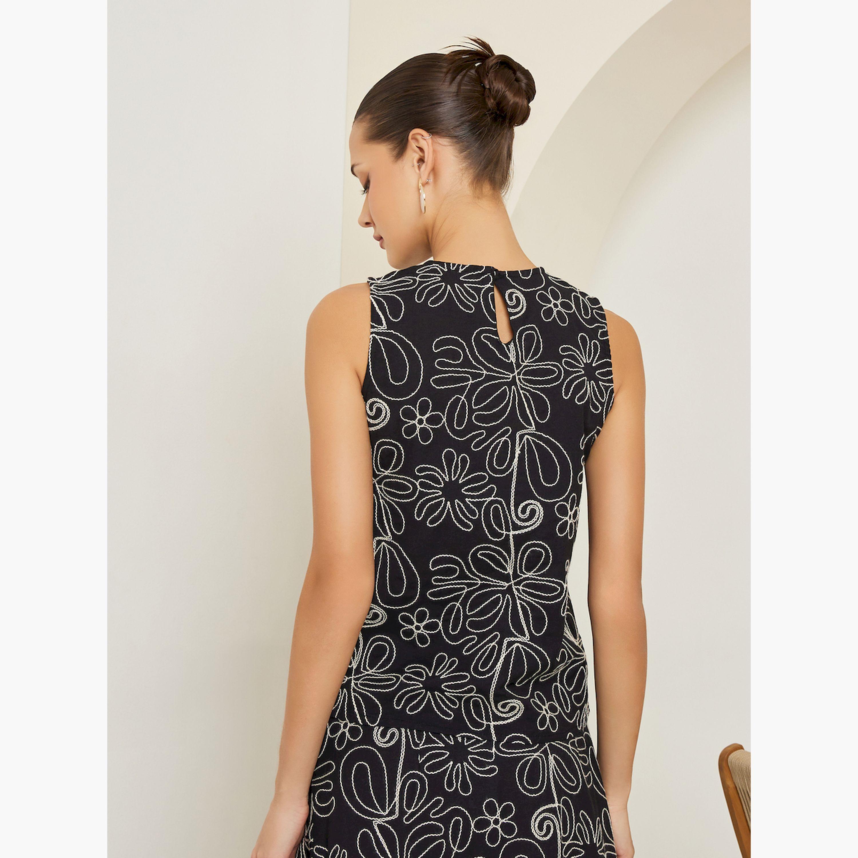بلوزة سوداء مطرزة بنقشة زهور-women-clothing-shirtsandblouses-blouses-image-4