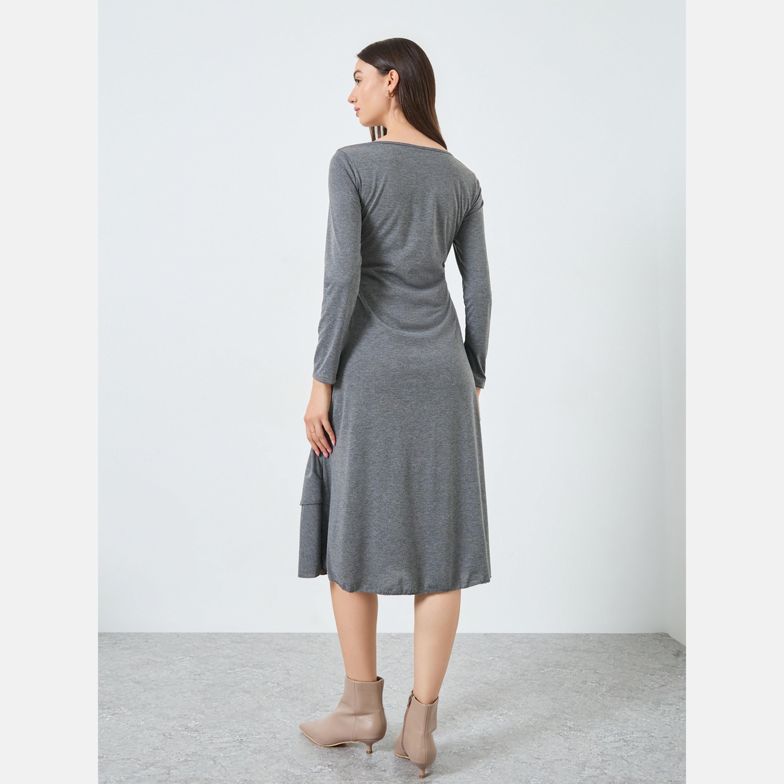 تيك تو - فستان متوسط ​​الطول لون رمادي حافة مكشكشة وجزء أمامي معدني على شكل قلب-women-clothing-dresses-image-5