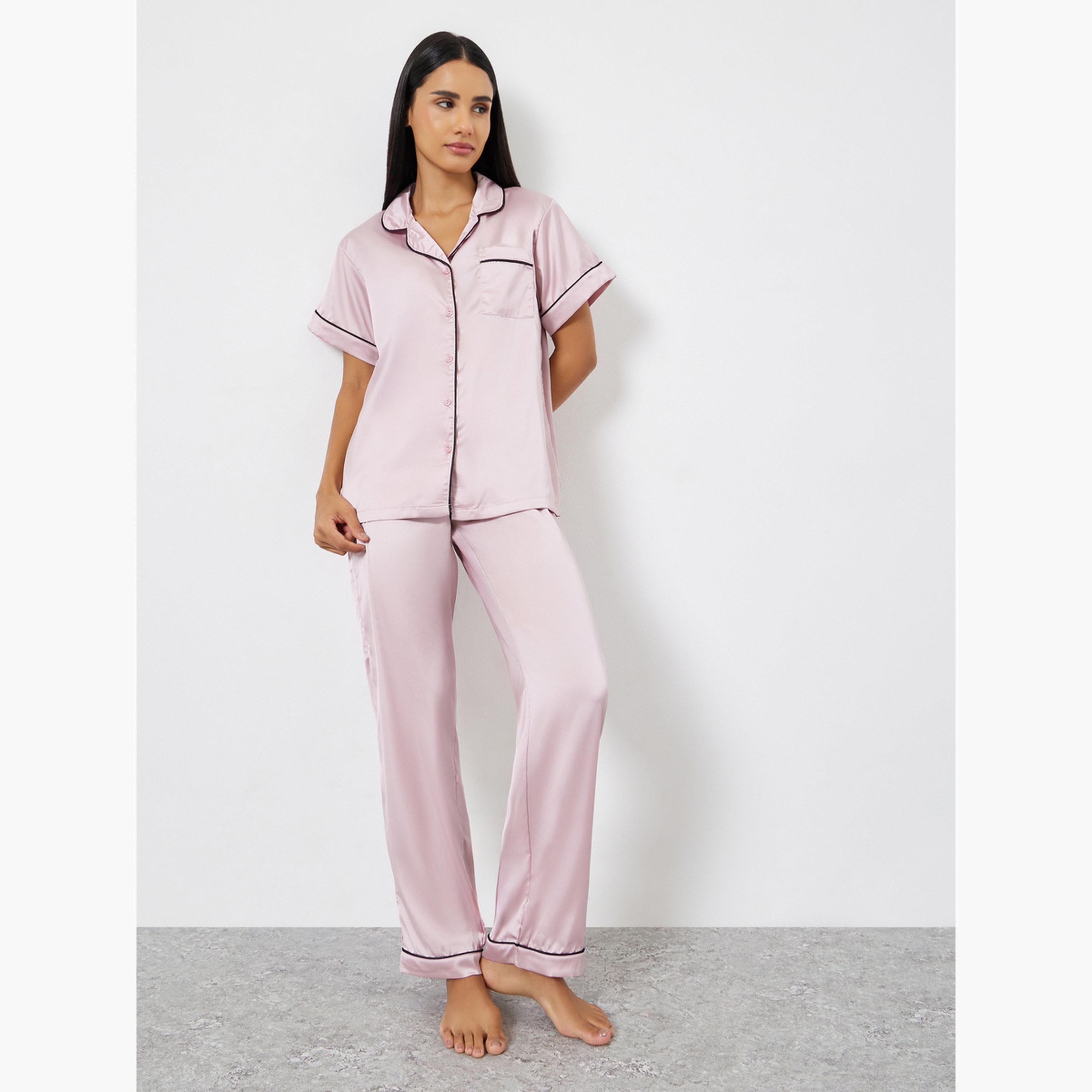 طقم بيجامة قميص بجيوب وتفاصيل شريط ساتان-women-clothing-nightwear-pyjamas-longsets-image-1