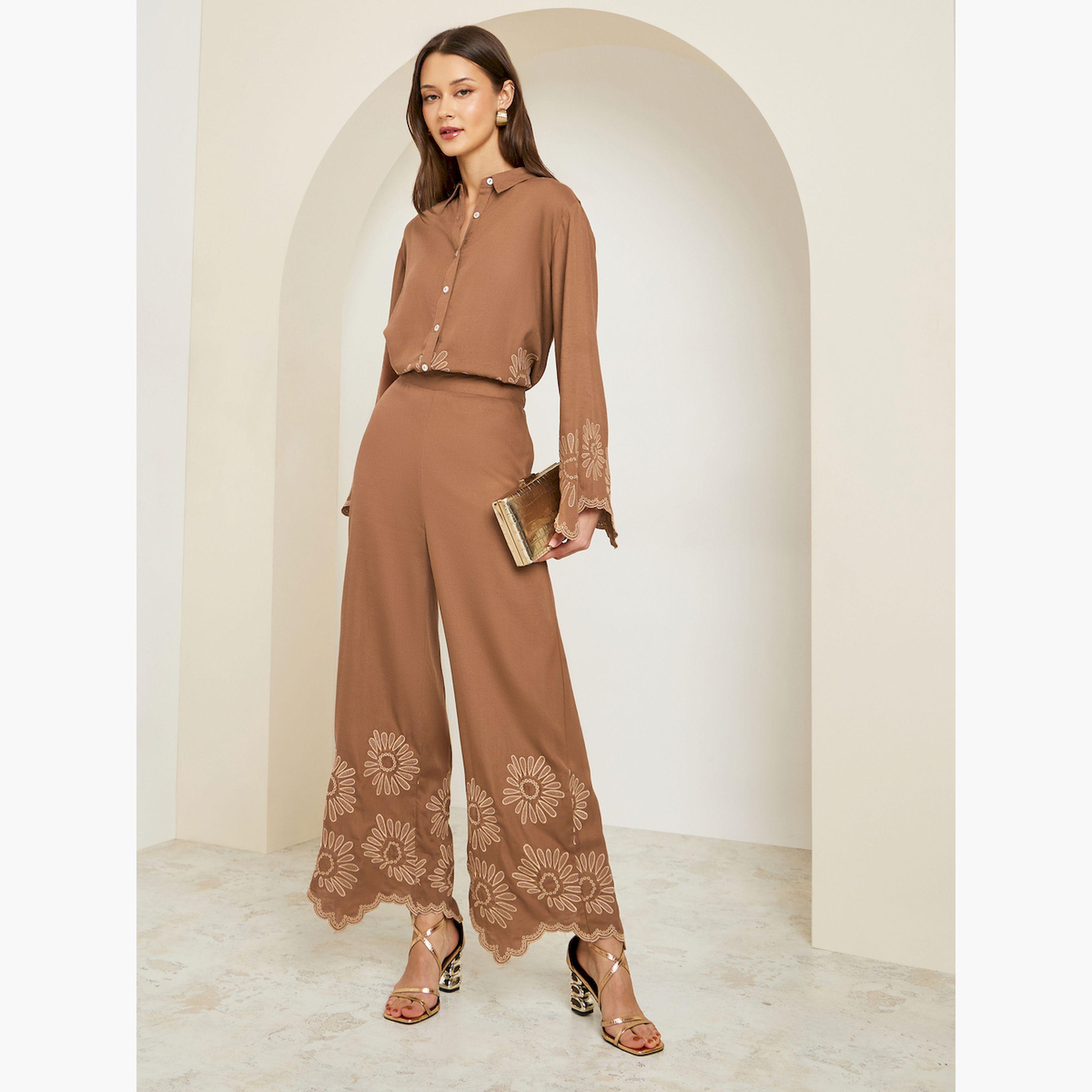 بنطال بأرجل واسعة وتفاصيل مُطرّزة-women-clothing-bottoms-trousers-image-2