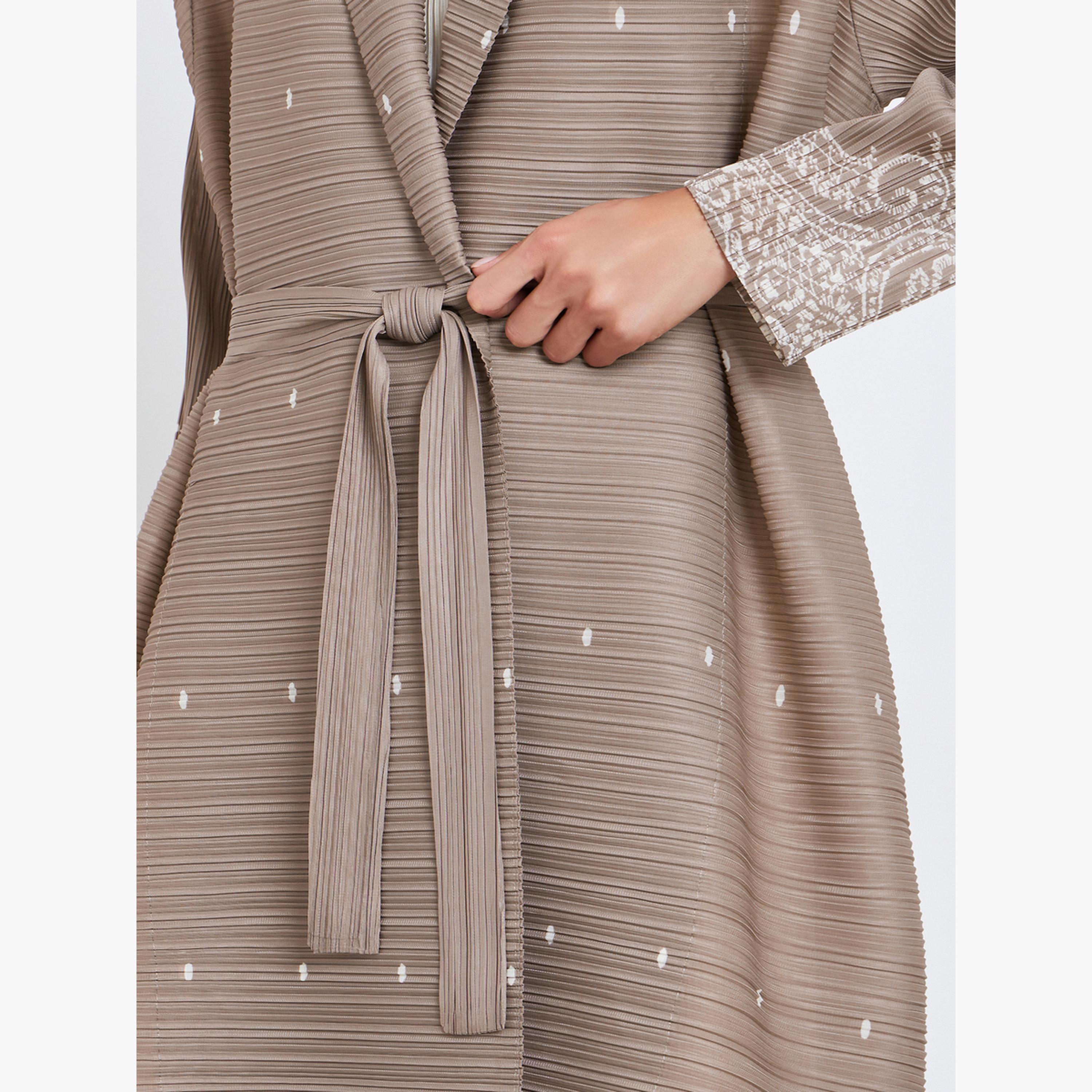 عباية محبوكة بكسرات بطبعة زهور وحزام وأكمام طويلة-women-arabicclothing-abayas-image-4