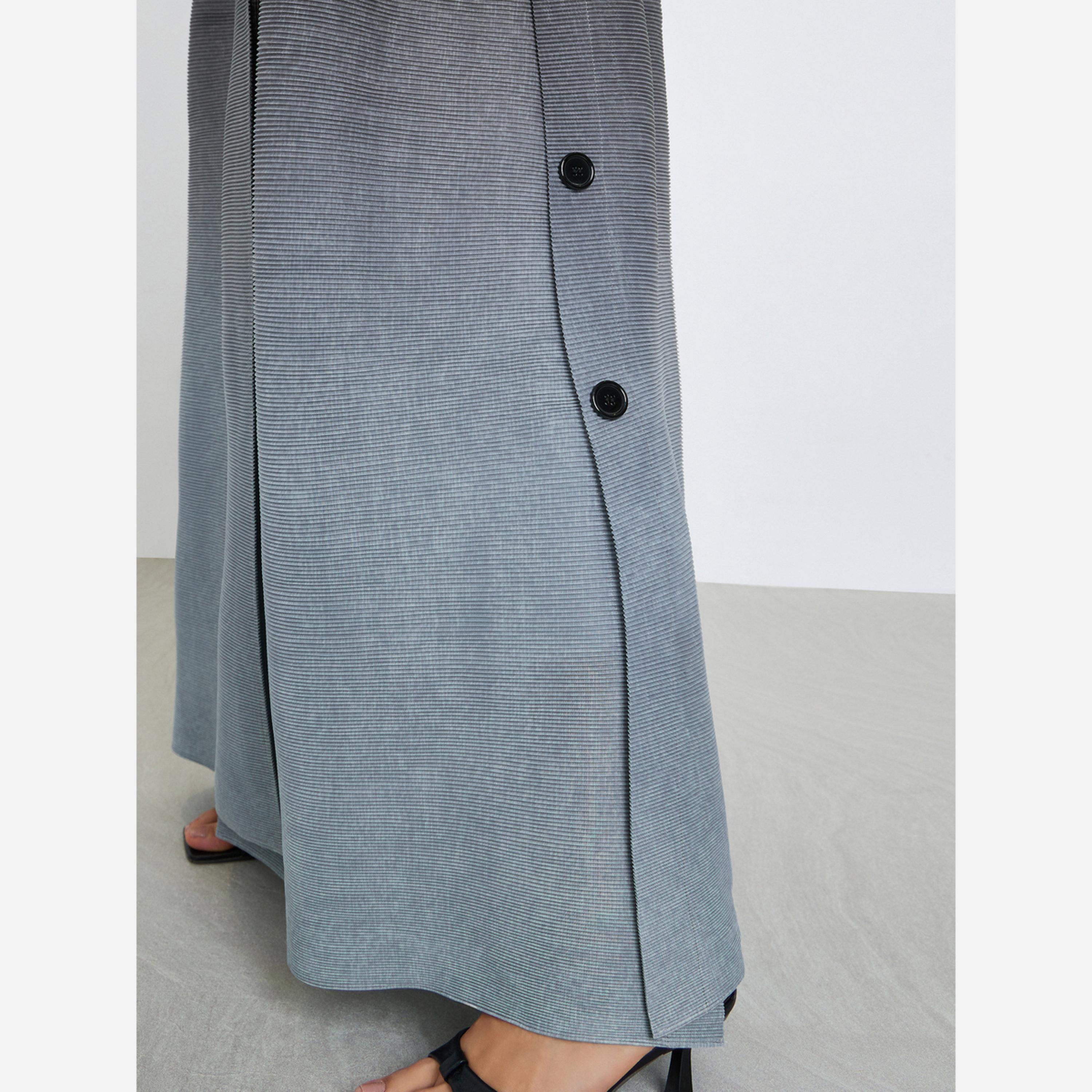 تيك تو - عباية أكمام طويلة، بأزرار جانبية وثنيات ألوان متدرجة-women-arabicclothing-abayas-image-5