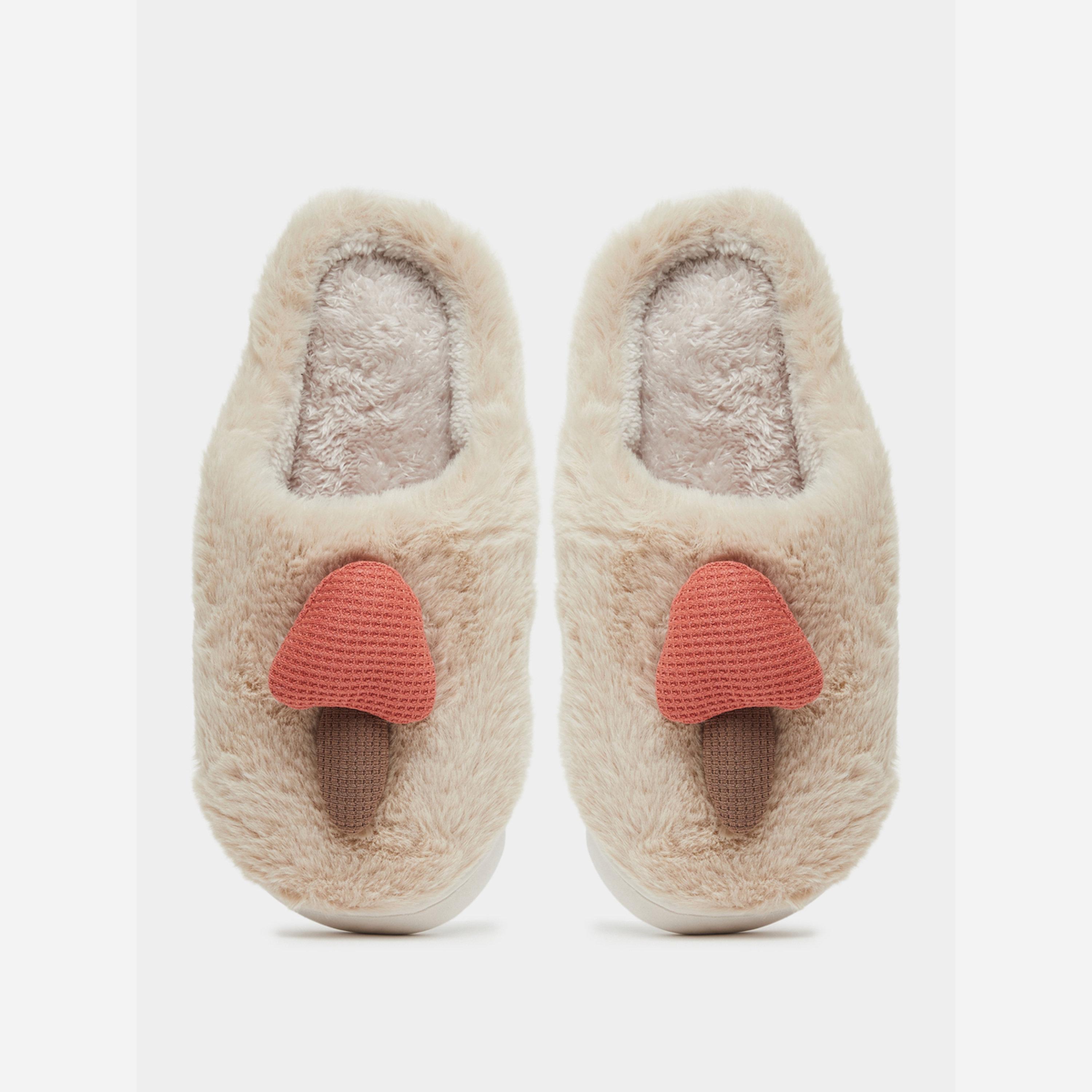 تيك تو - شبشب نوم فرو لون بيج-women-shoes-bedroomslippers-image-3
